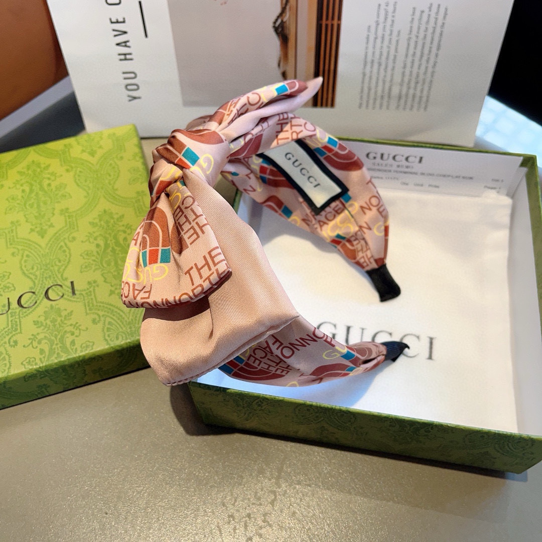 Gucci Gucci Red Classic Butterflies Packaging on Page 99: Fashion Icon for Goddesses. - 图片 5