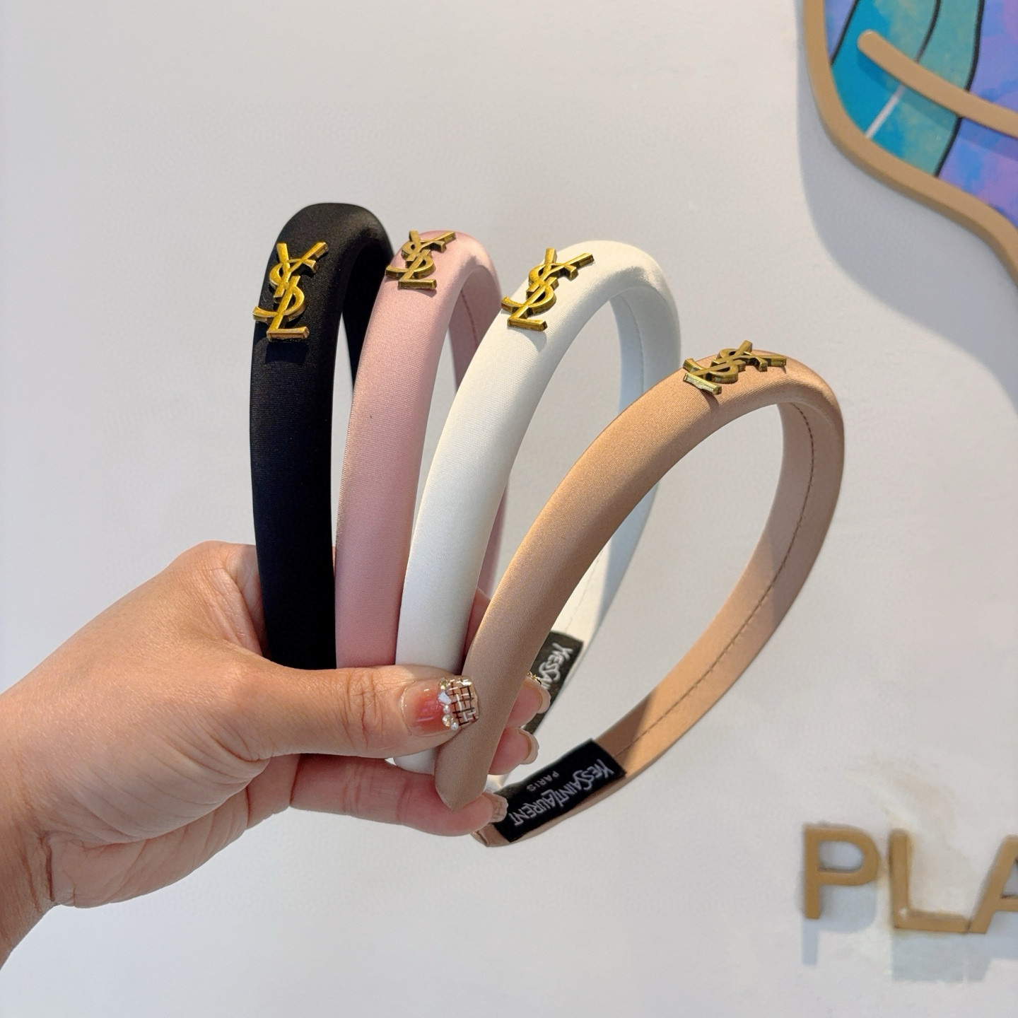 YSL’s High-End Chinese Sponge Hair Packaging and Online Promotion - 图片 9