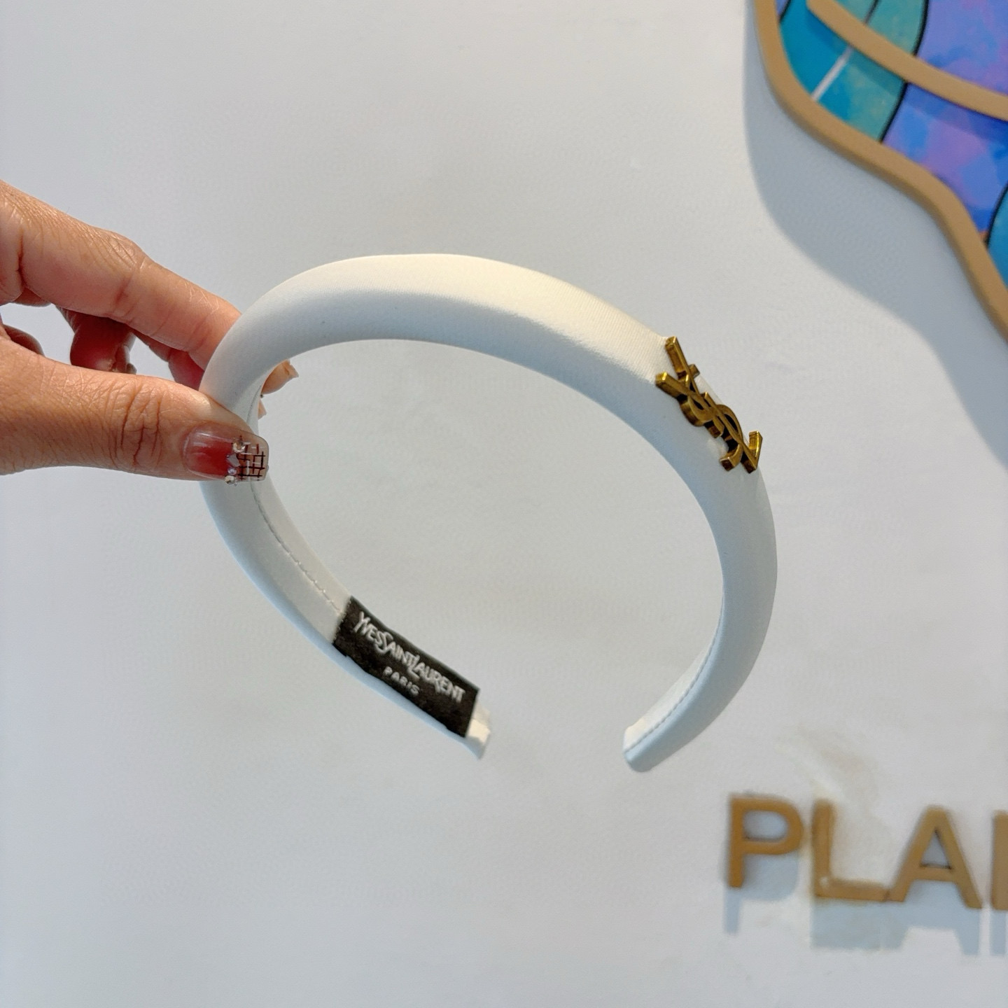 YSL’s High-End Chinese Sponge Hair Packaging and Online Promotion - 图片 4