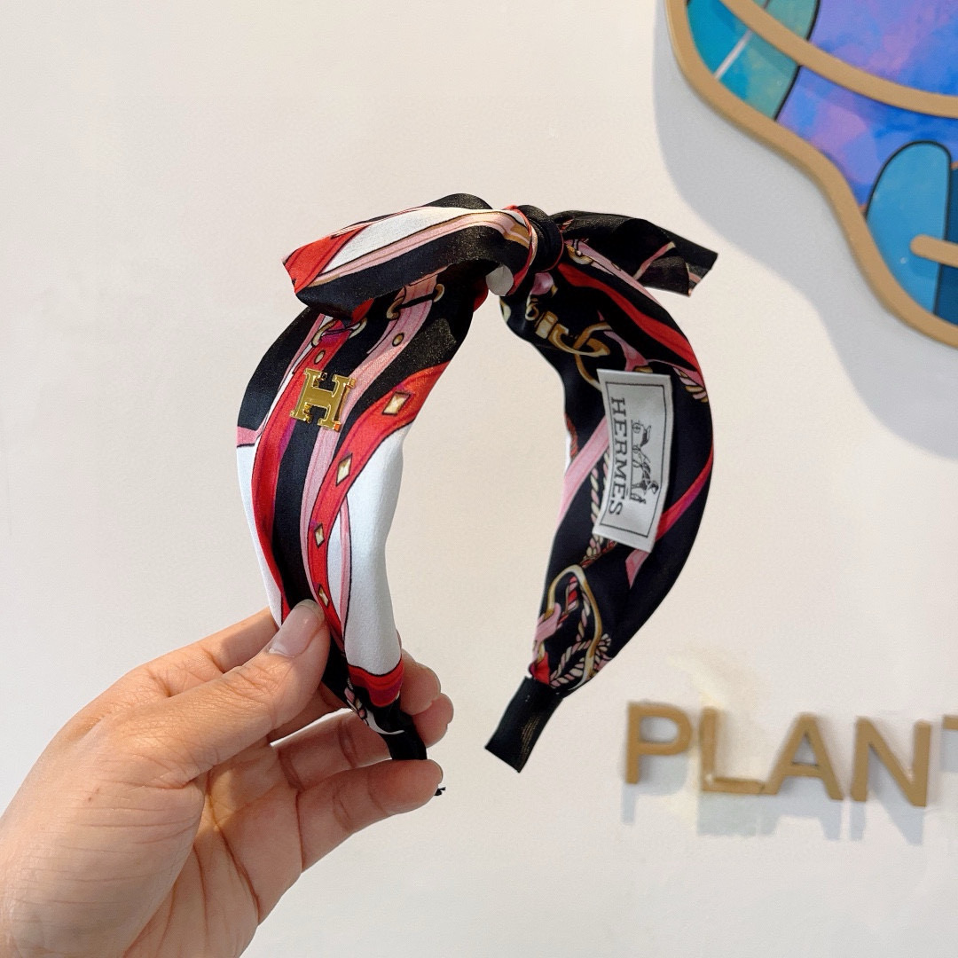 Luxury Packaging Solutions for Silk Fabric Imports and Exports (19 words)