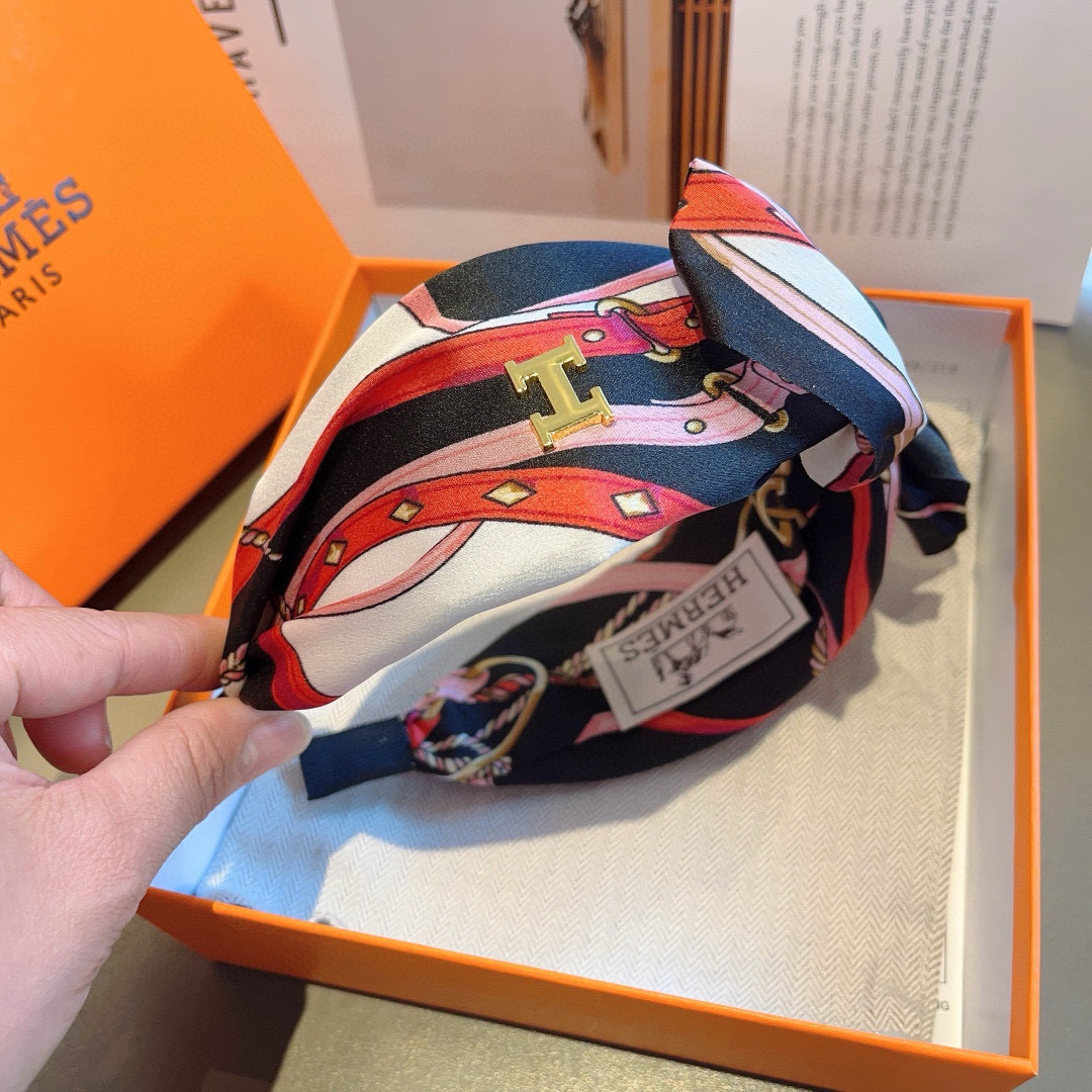 Luxury Packaging Solutions for Silk Fabric Imports and Exports (19 words) - 图片 7