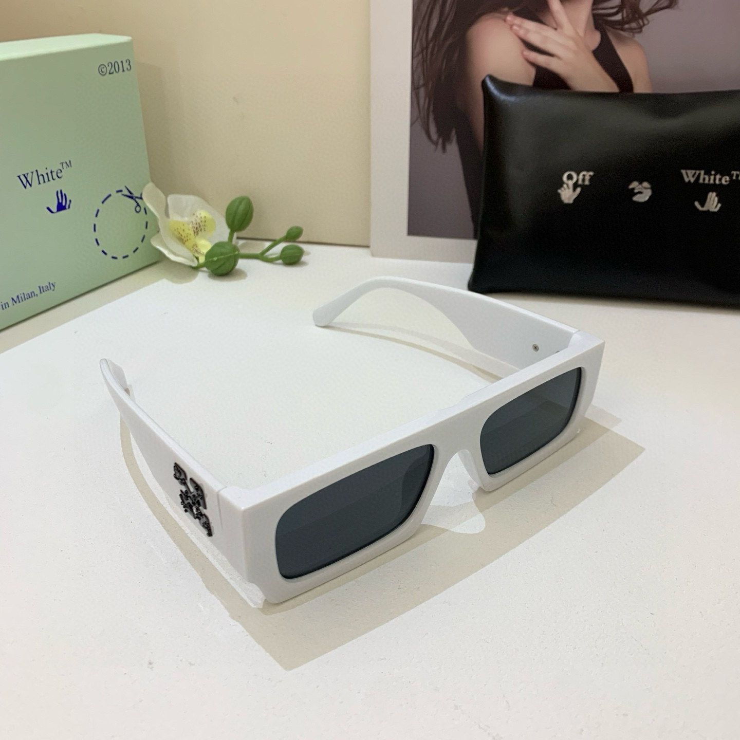 p245 Off-white new design sunglasses, sunshields, fashion-stylish sunglasses, 100 glasses out
