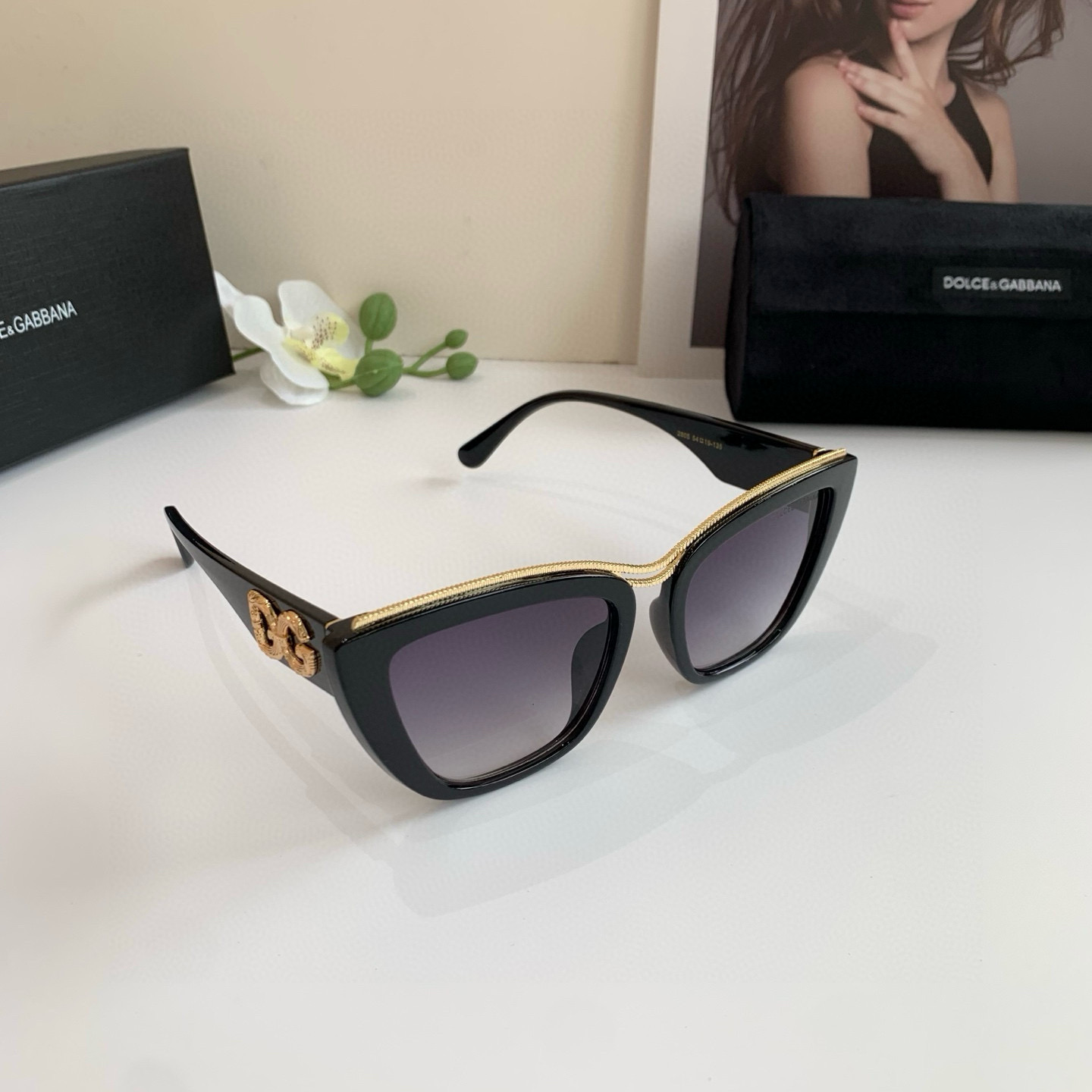 p. 263 DG Duggarbana, new fashion net red frame sunglasses