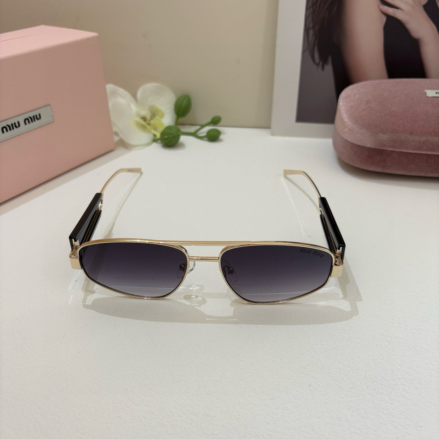 Trendy Sunproof Sunglasses for Men and Women: Metal Box, Big Skinny Korean Style - 图片 5