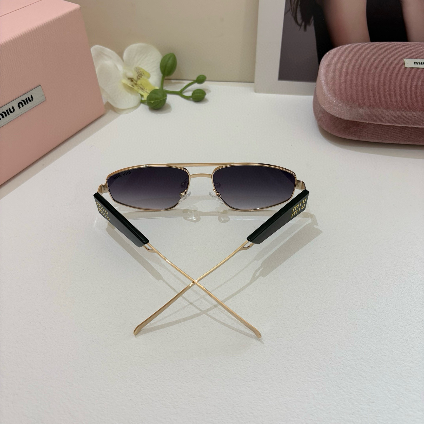 Trendy Sunproof Sunglasses for Men and Women: Metal Box, Big Skinny Korean Style - 图片 7