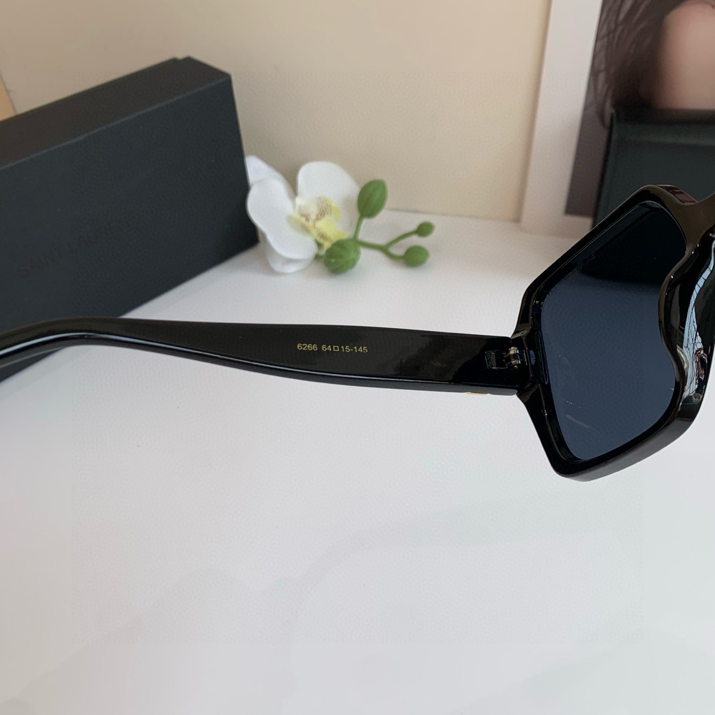 p. 263 YSL, San Roland, new frame sunglasses. It’s necessary to drive - 图片 5