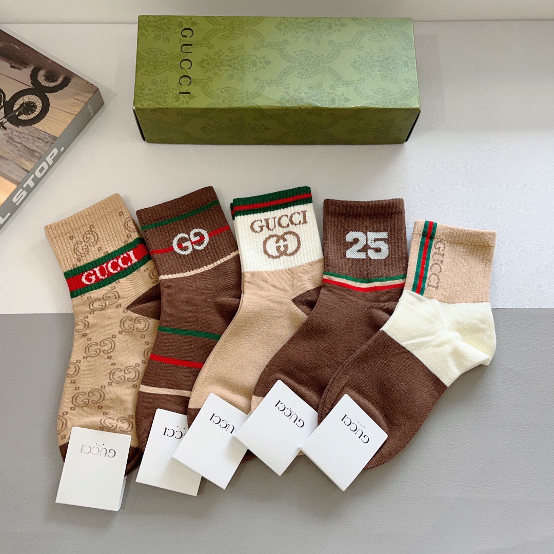 NO:584561,Comes with packaging (5 pairs in a box) GUCCI new mid-calf socks!  Pure cotton fabric, popular patterns, counter-synchronized mid-calf socks, big brands going out on the street, must-have socks for fashionistas, stockings, socks, gucci, socks19860909配包装（一盒5双） GUCCI 古奇 新款中筒袜子！纯棉面料,火爆图案,专柜同步中筒袜子,大牌出街,潮人必备超好搭袜子,丝袜,袜子,gucci,socks,accessory