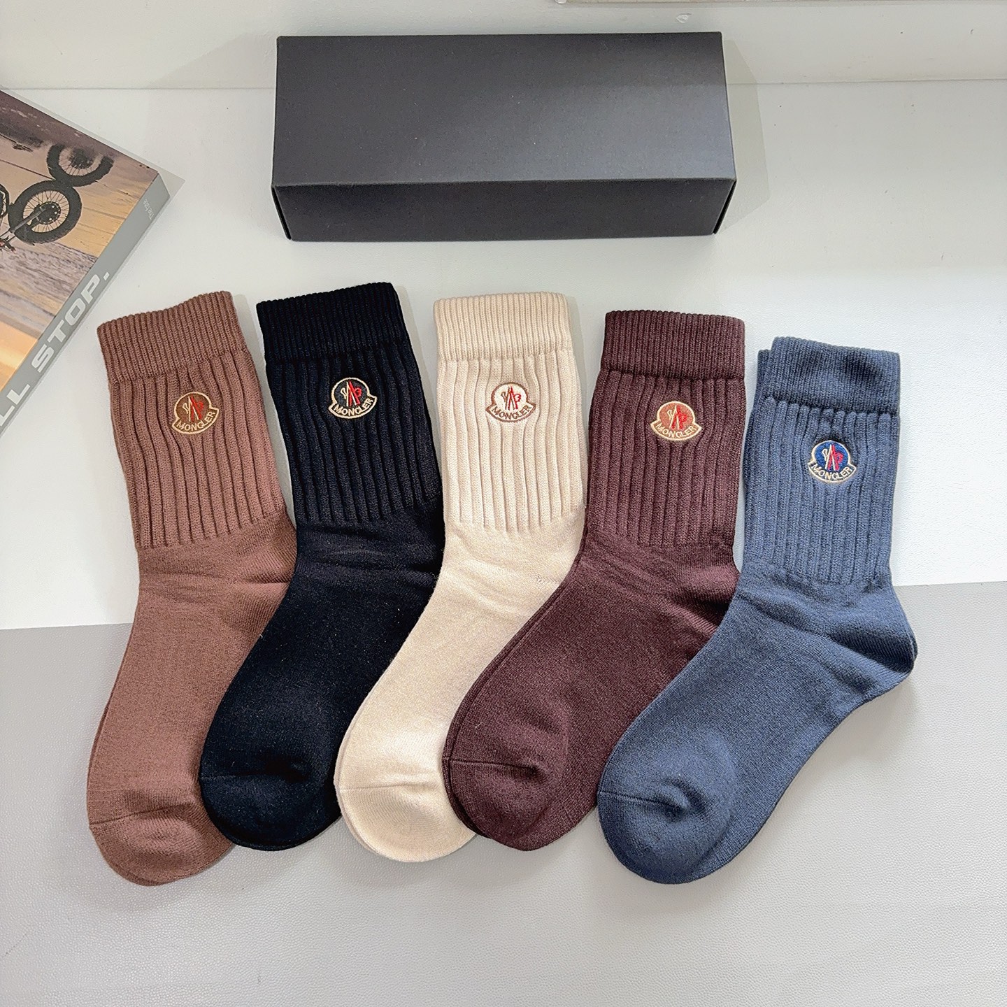 NO:584567,Comes with packaging [5 pairs in a box] MONCLER high version cashmere embroidered stockings, a must-have fashion counter for purchasing stockings for hipsters, great for matching socks, stockings, socks, Moncler, socks19860909配包装【一盒5双】 MONCLER 蒙口 高版本羊绒刺绣长筒袜子潮人必不可少的时尚专柜代购长筒袜子 ,超好搭配袜子,丝袜,袜子,Moncler,socks,accessory
