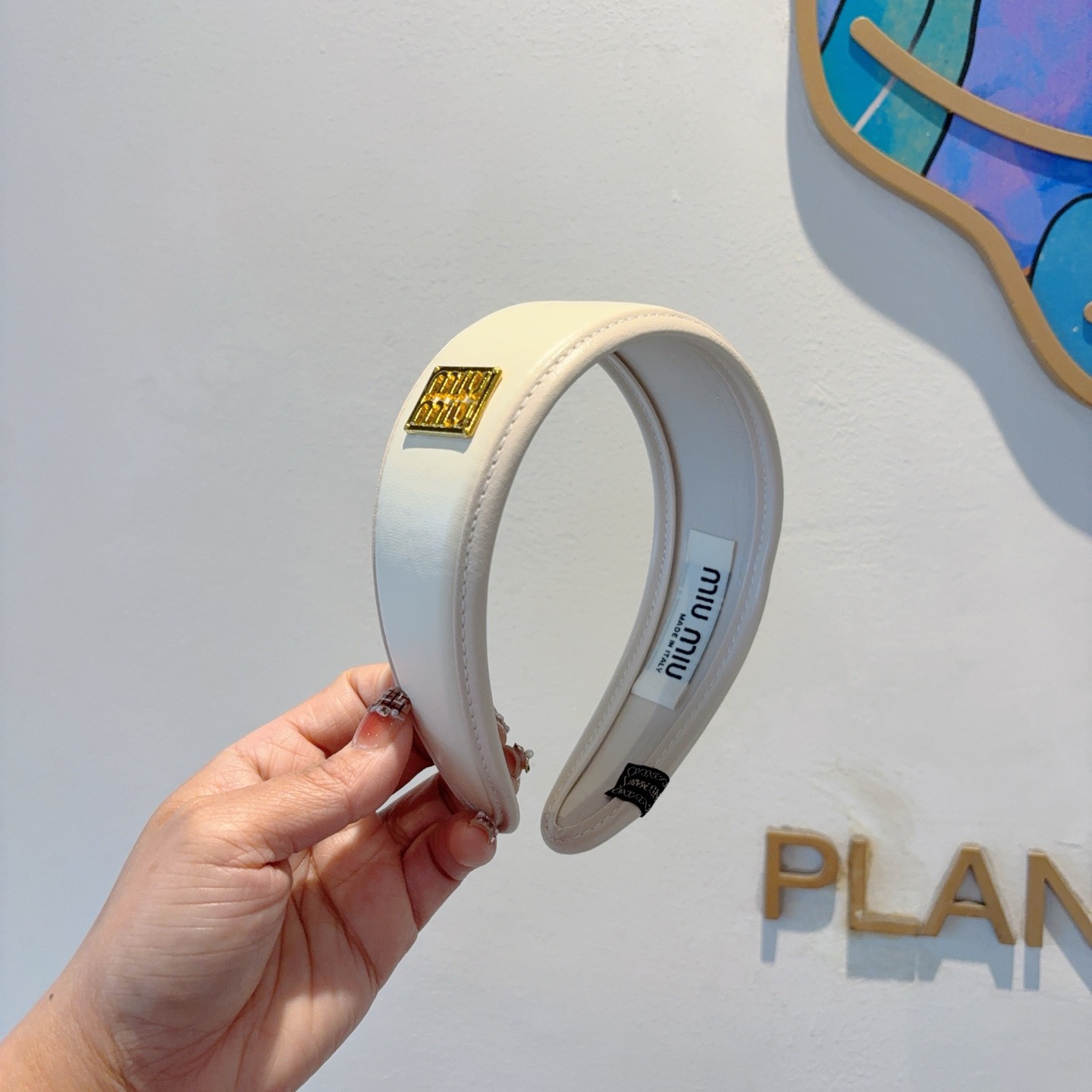 NO:586758,Comes with packaging MIUMIU's new sheepskin wide version handmade headband, Korean style simple and versatile headband, a must-have for trendy women, super classy!  hairpins,hairpins,miumiu,sheepskin,hairpins19860909配包装 MIUMIU（缪缪）新款羊皮宽版手工制作发箍,韩版简约百搭头箍、潮女必备品,超级的高大上！发夹,发夹,miumiu,sheepskin,hairpins,accessory