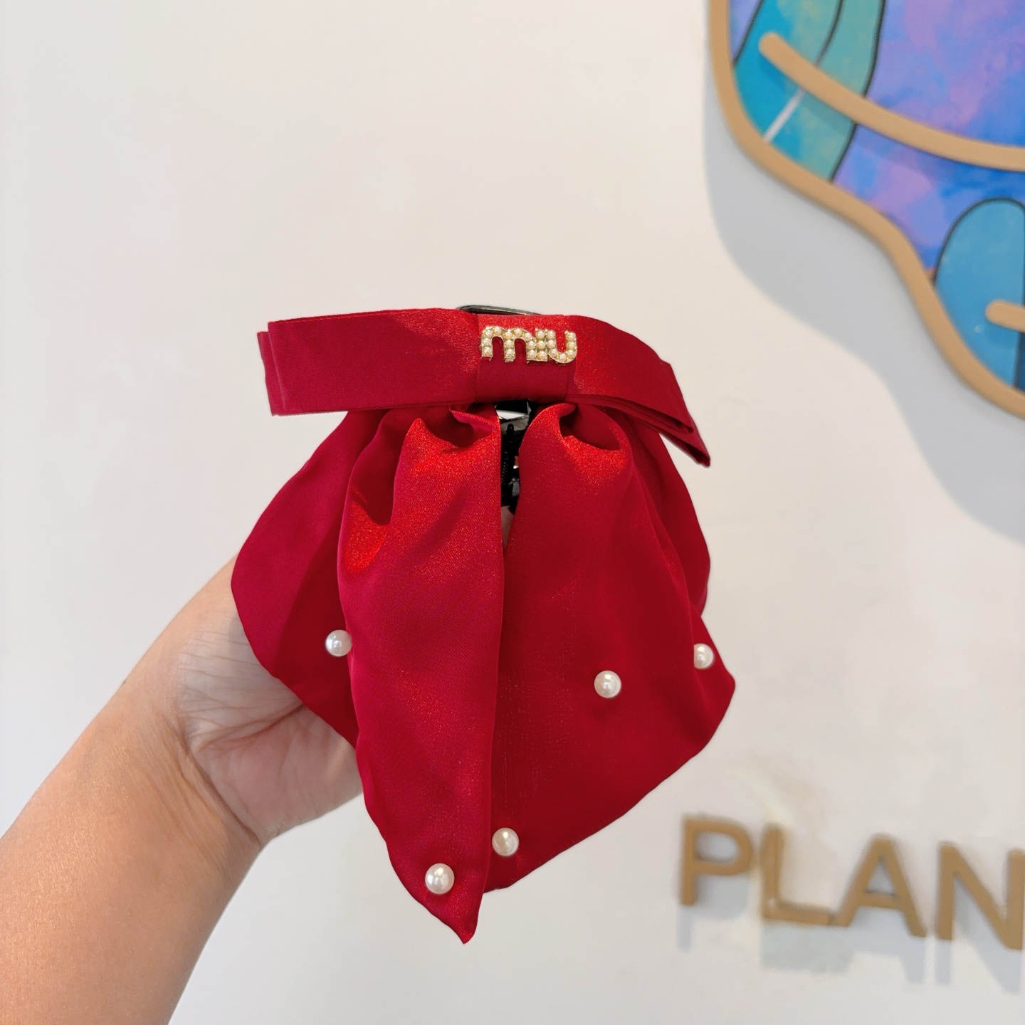 NO:586604,Comes with packaging MIUMIU (Miu Miu) new handmade Internet celebrity gripper clip, fashionable letter simple hair clip original single item, a must-have for trendy women, super high-end!  hairpins,hairpins,miumiu,hairpins19860909配包装 MIUMIU（缪缪）新款手工网红抓夹,时尚字母简约发夹原单货,潮女必备品,超级的高大上！发夹,发夹,miumiu,hairpins,accessory