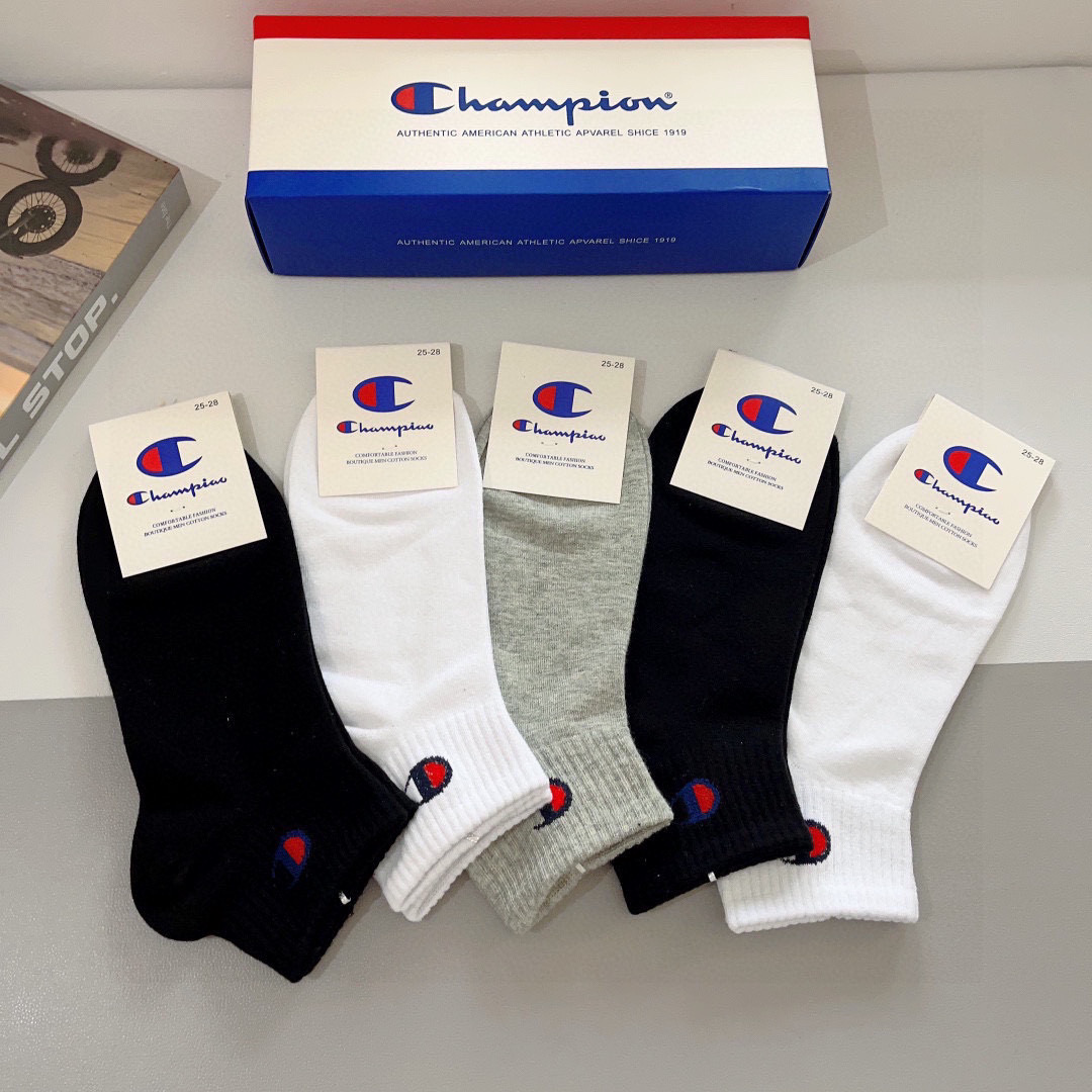 配包装P65（一盒5双）
冠军 新款男士袜子！专柜同步船袜，💛大牌出街，潮人必备🔥超好搭配