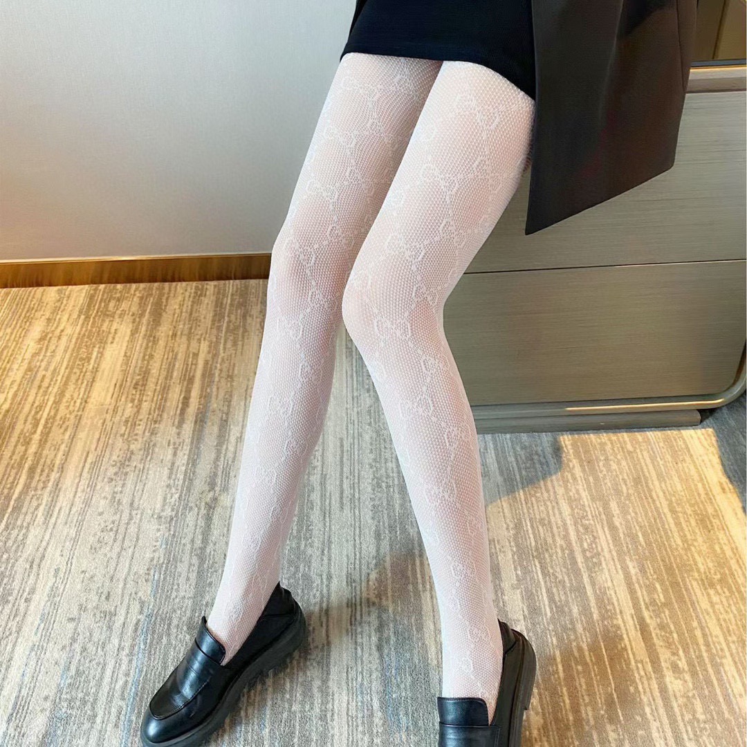 NO:585678,Comes with packaging (1 pair in a box) Gucci Gucci's popular small pair of G letter fishnet stockings, pantyhose [with logo on the waist] are so good-looking, European and American big-name stockings, a must-have item for fashionistas in autumn and winter, they match with super high-end style!  socks, stockings, socks, gucci, socks19860909配包装（一盒1双） 古琦Gucci古奇爆款小双G字母网袜 连裤袜【腰部带logo】好看到爆炸 ,欧美大牌丝袜 潮人秋冬必备单品 ,搭配起来超高逼格 ！袜子,丝袜,袜子,gucci,socks,accessory