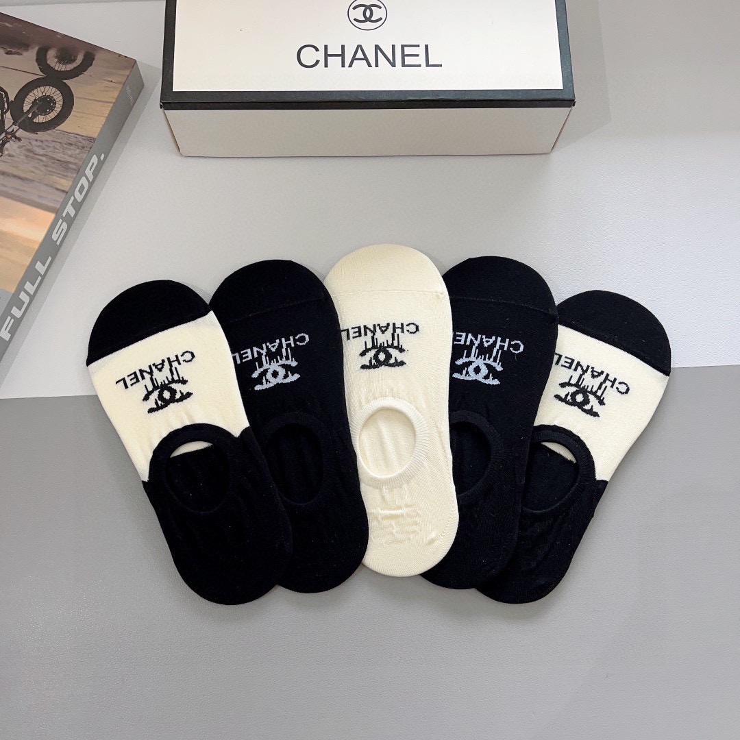 NO:585537,Comes with packaging (5 pairs in a box) CHANEL Chanel classic socks, high version, pure cotton material, soft, instant sale of ordinary goods in the market, classic double C pattern logo, counters synchronized with big-name socks on the street, a must-have for fashionistas, super easy to match socks, stockings, socks, chanel, chanel, socks19860909配包装（一盒5双） CHANEL 香奈儿经典袜子高版本纯棉材质柔软,秒杀市场普通货,经典的双C图案logo,专柜同步袜子大牌出街,潮人必备,超好搭袜子,丝袜,袜子,chanel,chanel,socks,accessory