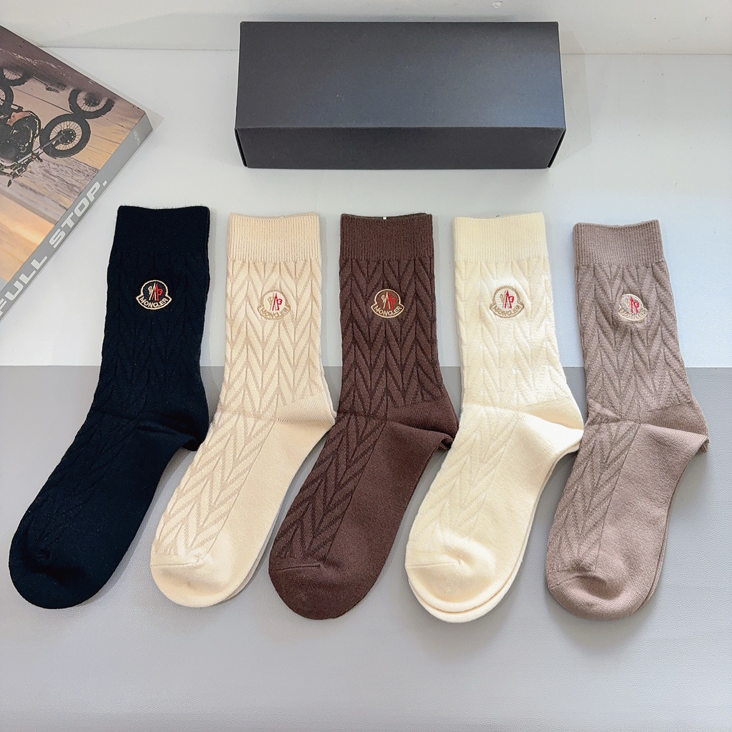 配包装【一盒5双】MONCLER 蒙口 高版本羊绒刺绣长筒袜子🔥潮人必不可少的时尚专柜代购长筒袜子 ，超