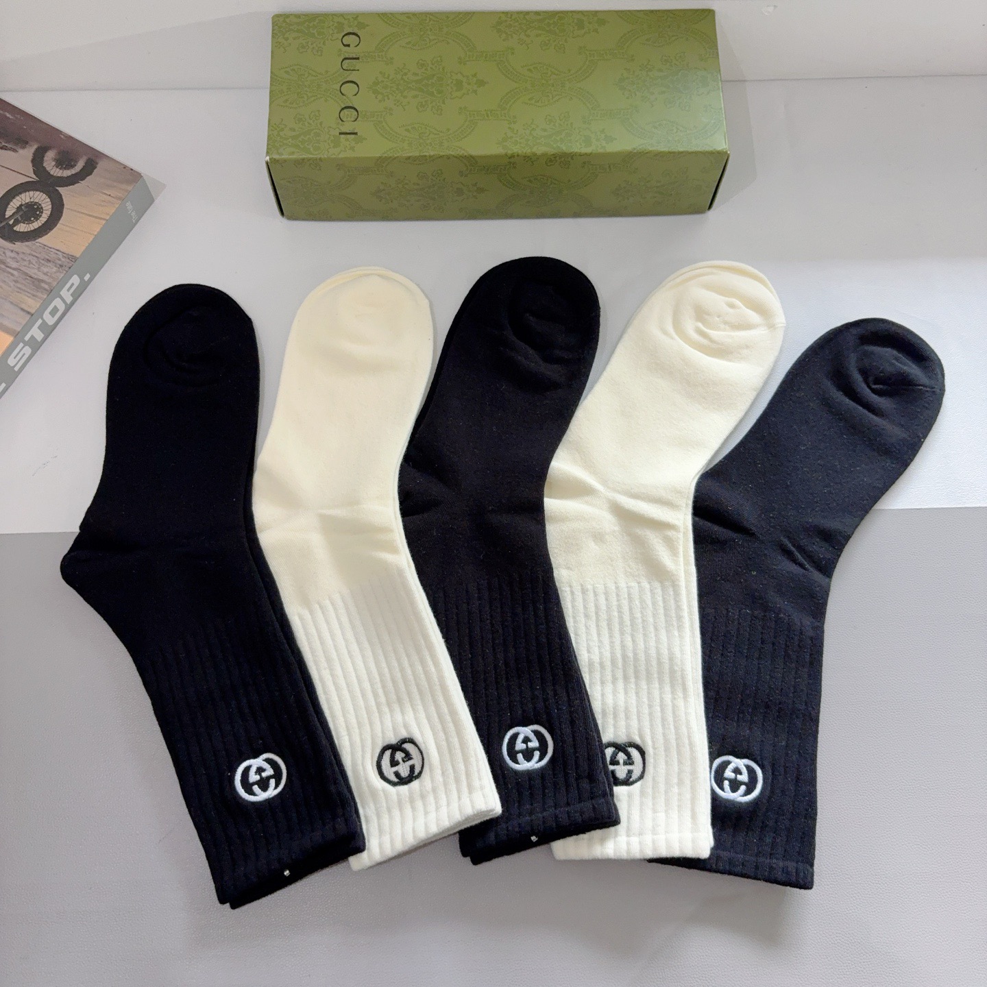 配包装（一盒5双）Gucci 古奇 新款长筒刺绣纯棉面料，专柜同步长筒袜子，💛大牌出街，潮人必备🔥超好搭