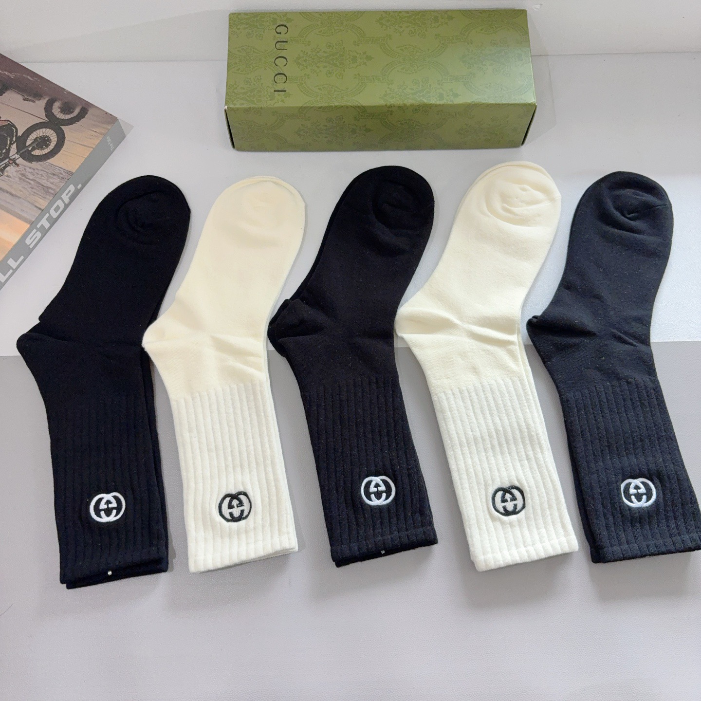 配包装（一盒5双）Gucci 古奇 新款长筒刺绣纯棉面料，专柜同步长筒袜子，💛大牌出街，潮人必备🔥超好搭