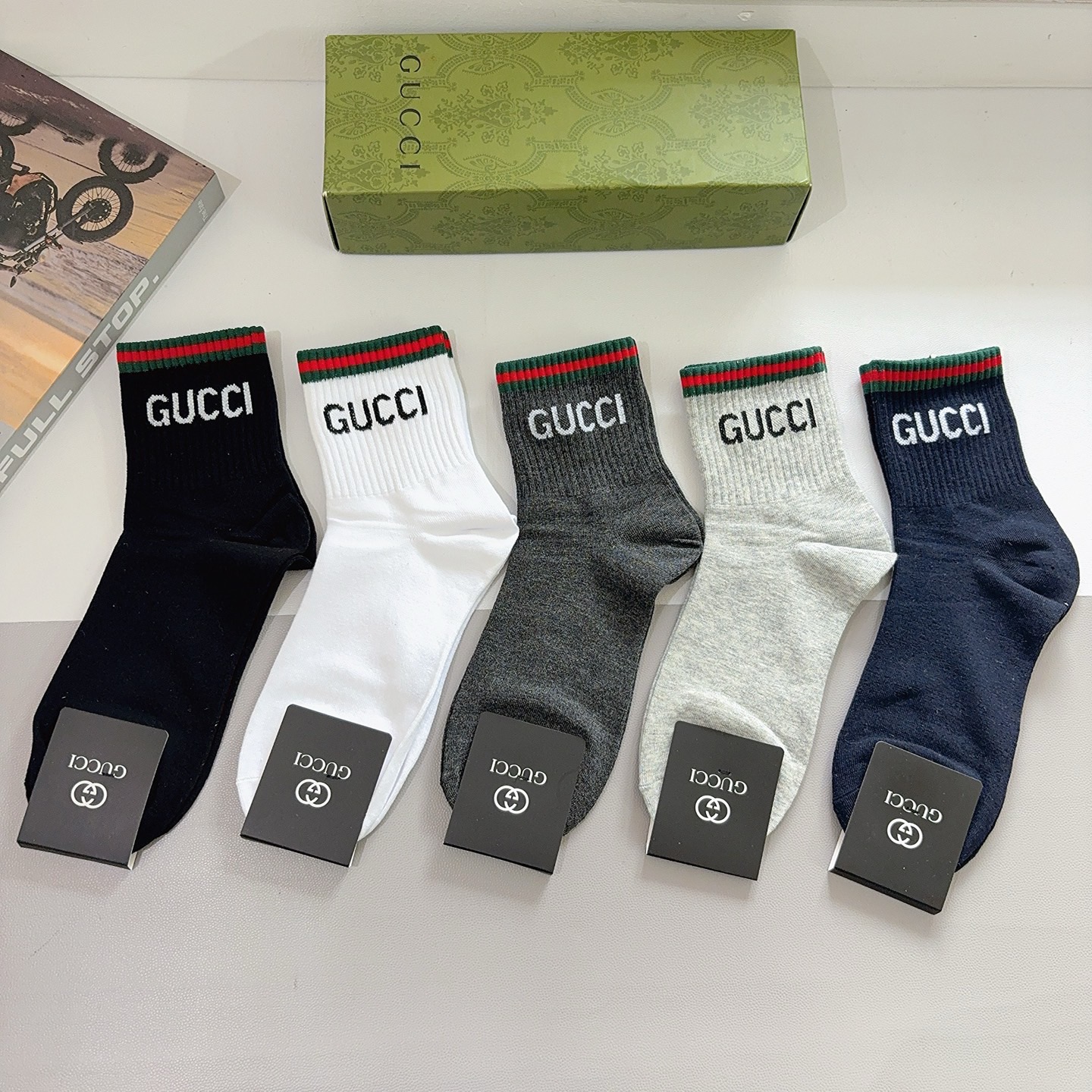 配包装（一盒5双） Gucci 古奇 新款中筒男款袜子，纯棉面料，潮人必备 ，Gucci 爆款，经典双G