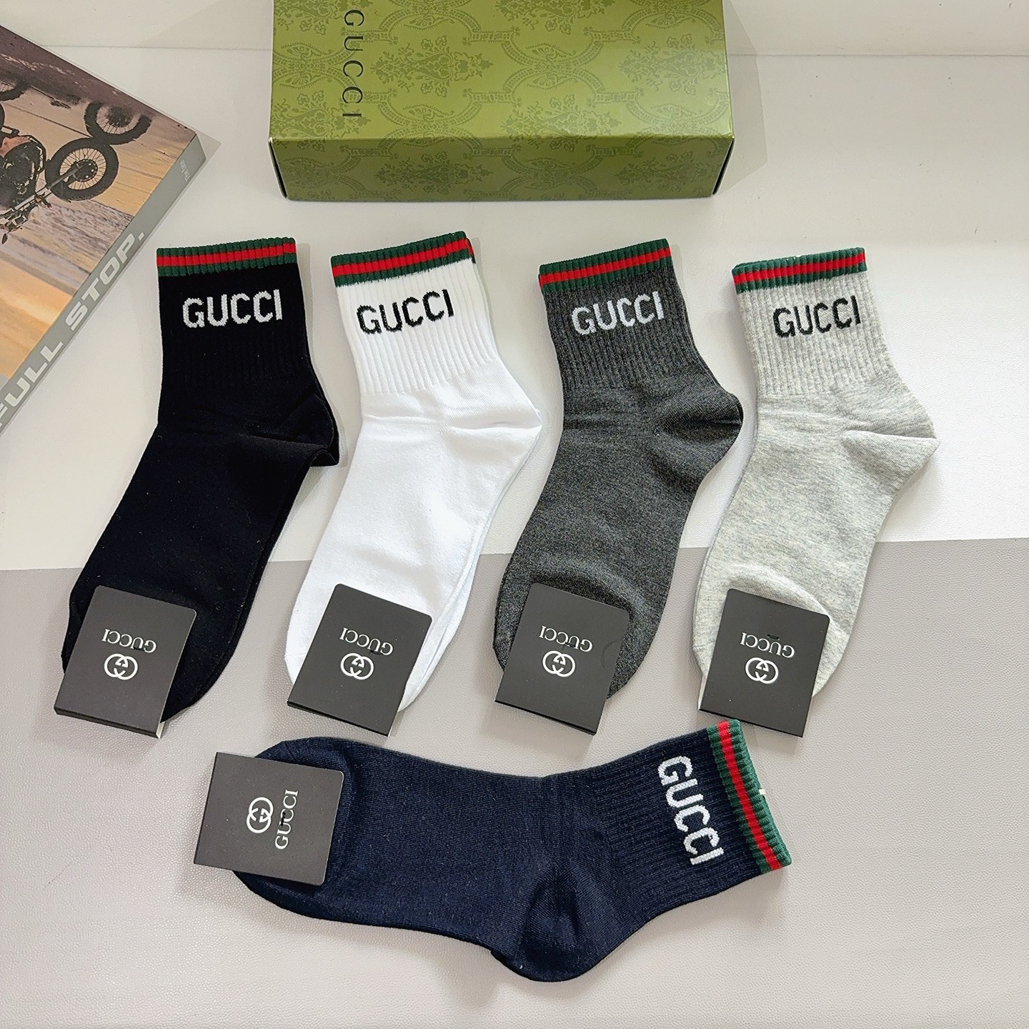 配包装（一盒5双） Gucci 古奇 新款中筒男款袜子，纯棉面料，潮人必备 ，Gucci 爆款，经典双G