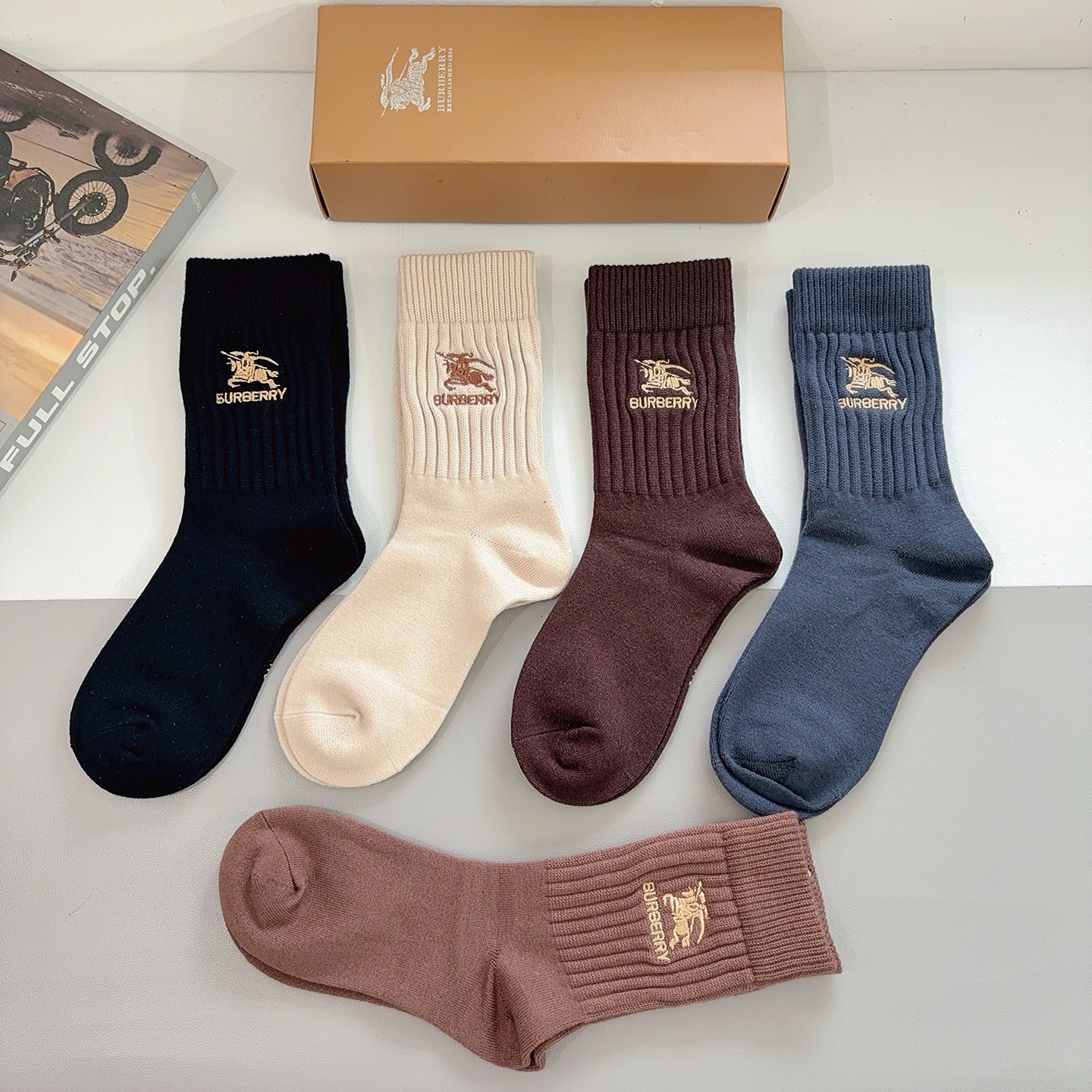 配包装【一盒5双】BURBERRY （巴宝莉）高版本羊绒刺绣长筒袜子🔥潮人必不可少的时尚专柜代购长筒袜子