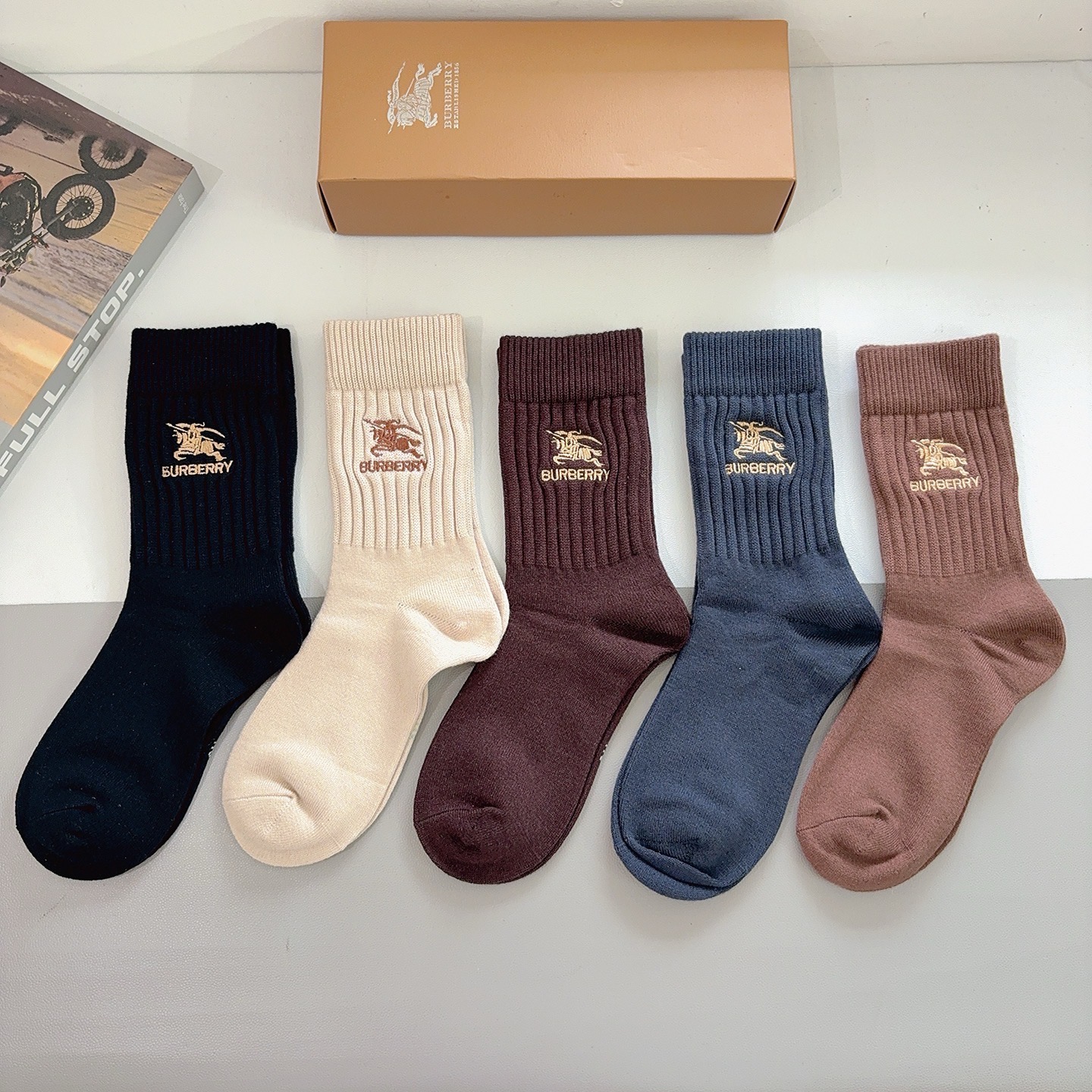 配包装【一盒5双】BURBERRY （巴宝莉）高版本羊绒刺绣长筒袜子🔥潮人必不可少的时尚专柜代购长筒袜子