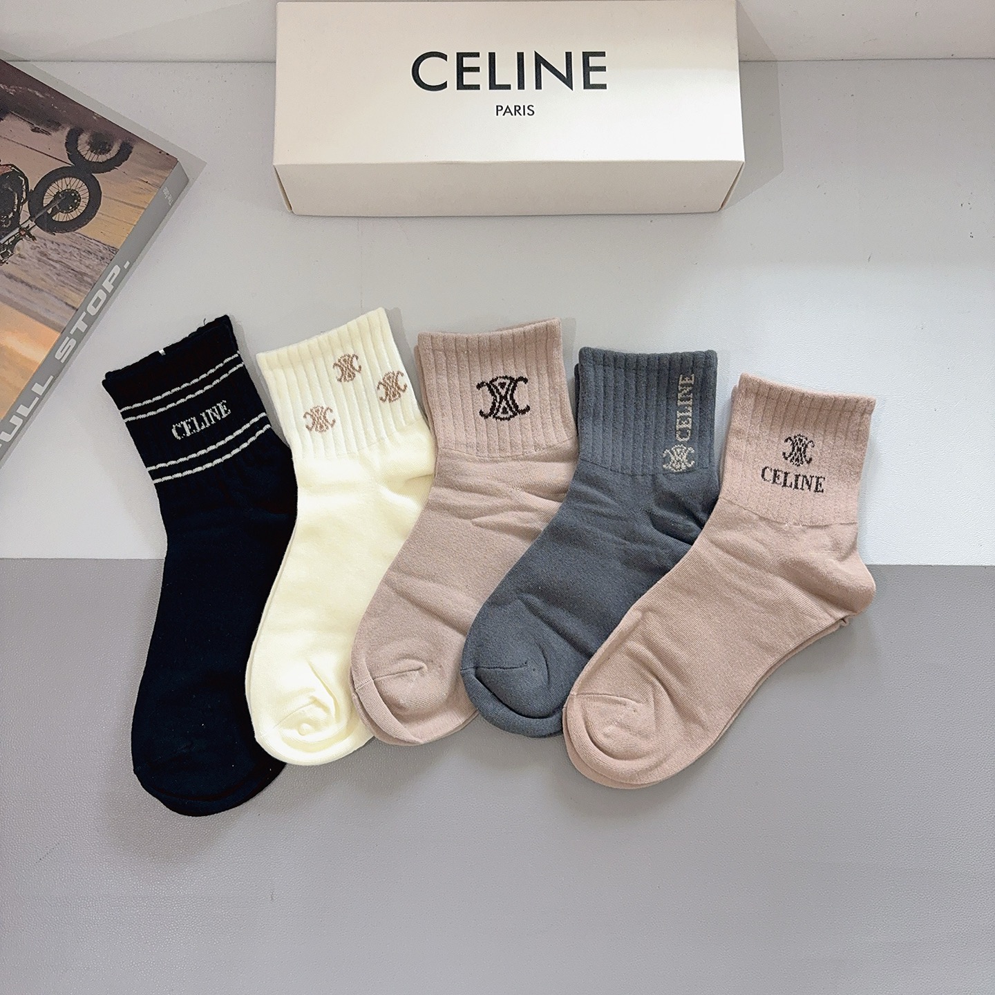 配包装（一盒5双）CELINE 赛琳 新款船袜！纯棉面料，专柜同步中筒袜子，💛大牌出街，潮人必备🔥超好搭