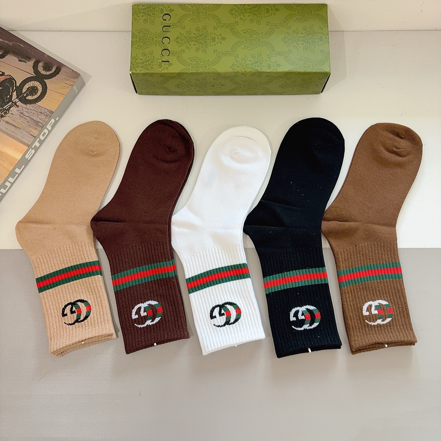 配包装（一盒5双） Gucci 古奇 ins超火长筒袜子、纯棉面料，潮人必备 ，经典双G字母，个性时尚百