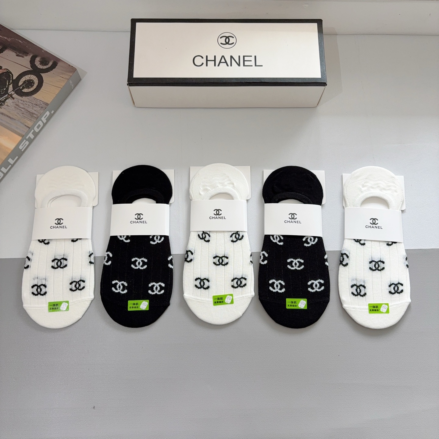 配包装（一盒5双） 🌟 CHANEL （香奈儿）新款竹棉透气船袜，潮人必备款袜子 超柔软材质，舒适透气，