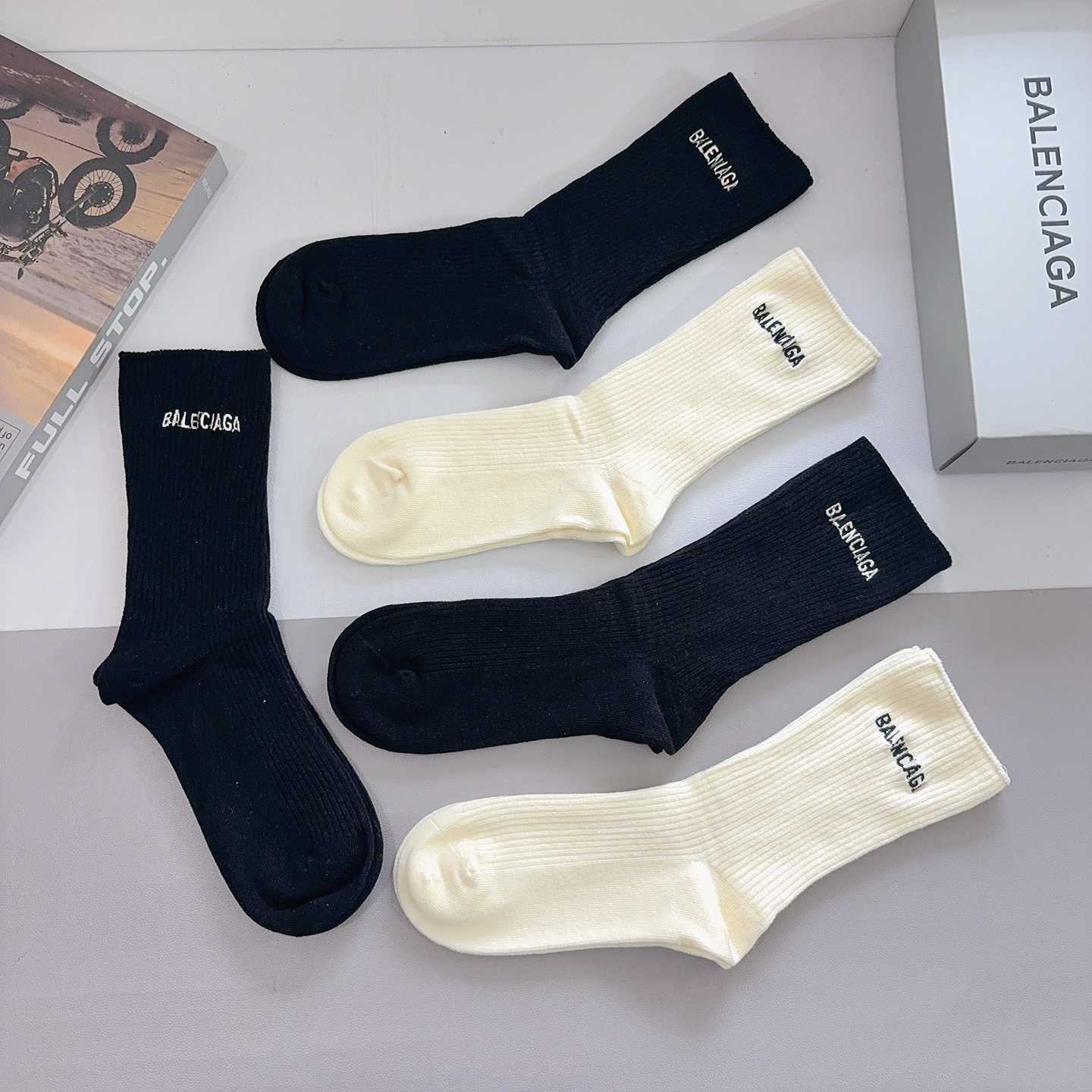 配包装【一盒5双】BALENCIAGA （巴黎世家）高版本双针长绒棉长筒袜子🔥柔软百搭休闲款！