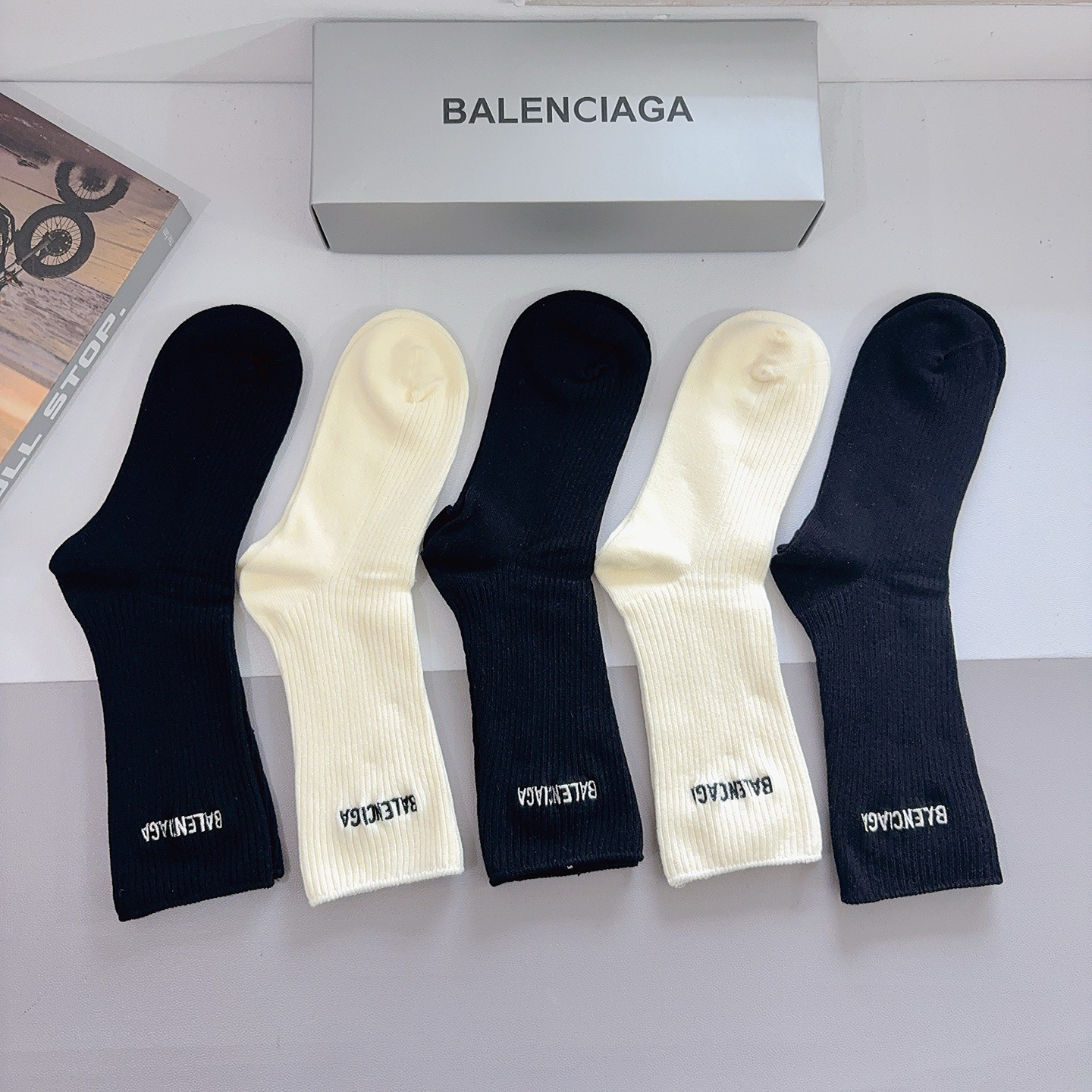 配包装【一盒5双】BALENCIAGA （巴黎世家）高版本双针长绒棉长筒袜子🔥柔软百搭休闲款！