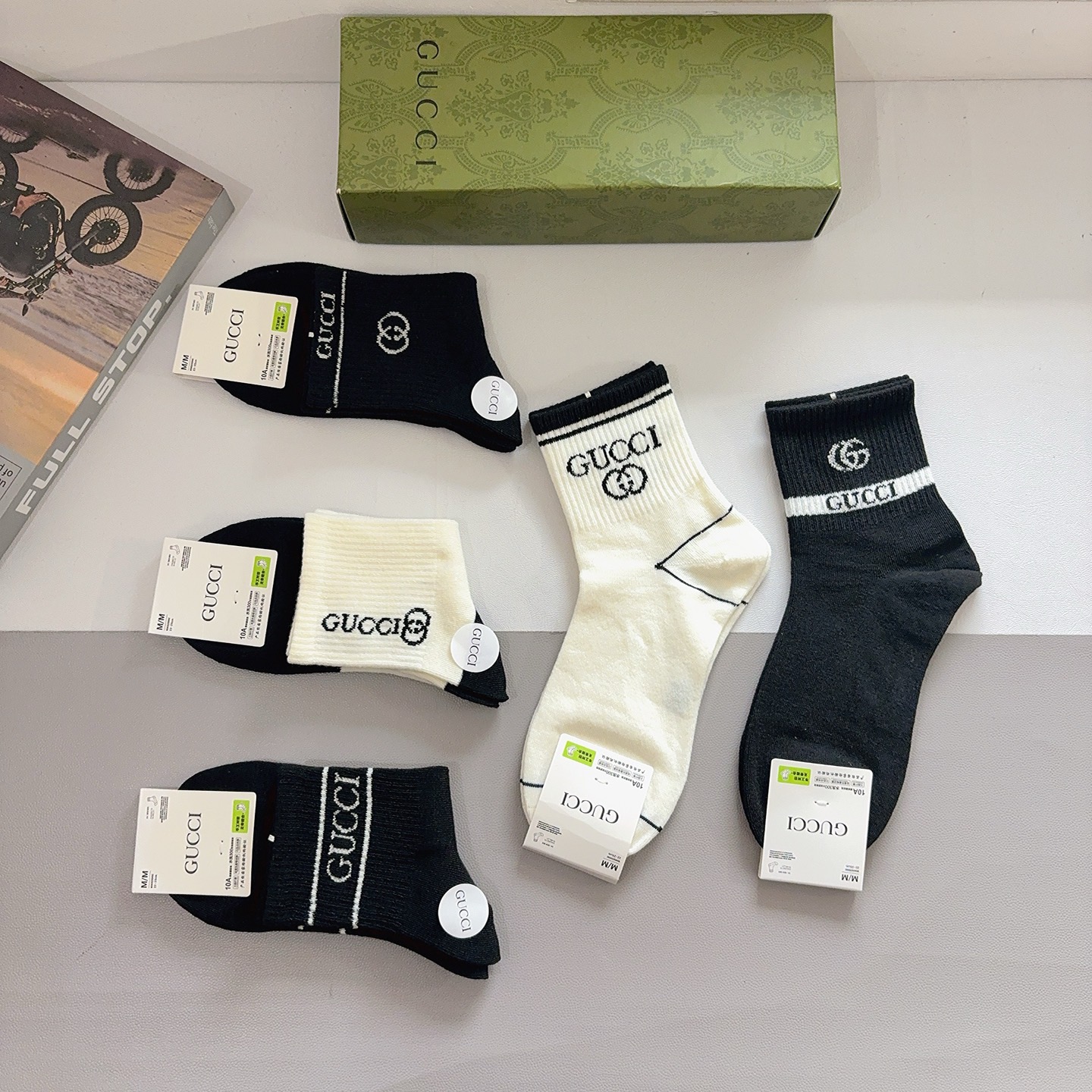 配包装（一盒5双）GUCCI 古奇 新款中筒袜子！纯棉面料，早秋款中筒袜子，💛大牌出街，潮人必备🔥超好搭