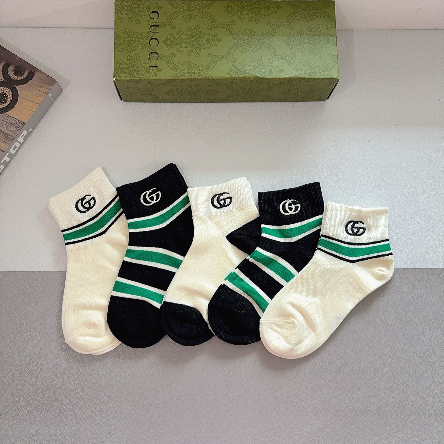 配包装（一盒5双） 🌟 Gucci 古奇 ，新款刺绣纯棉袜子 经典字母logo船袜，个性时尚百搭款，！超