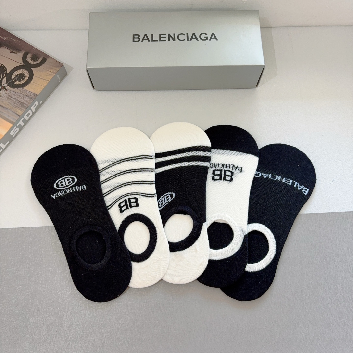 配包装【一盒5双】BALENCIAGA 巴黎世家 新款短筒船袜🔥潮人必不可少的时尚袜子 ，潮流百搭款！