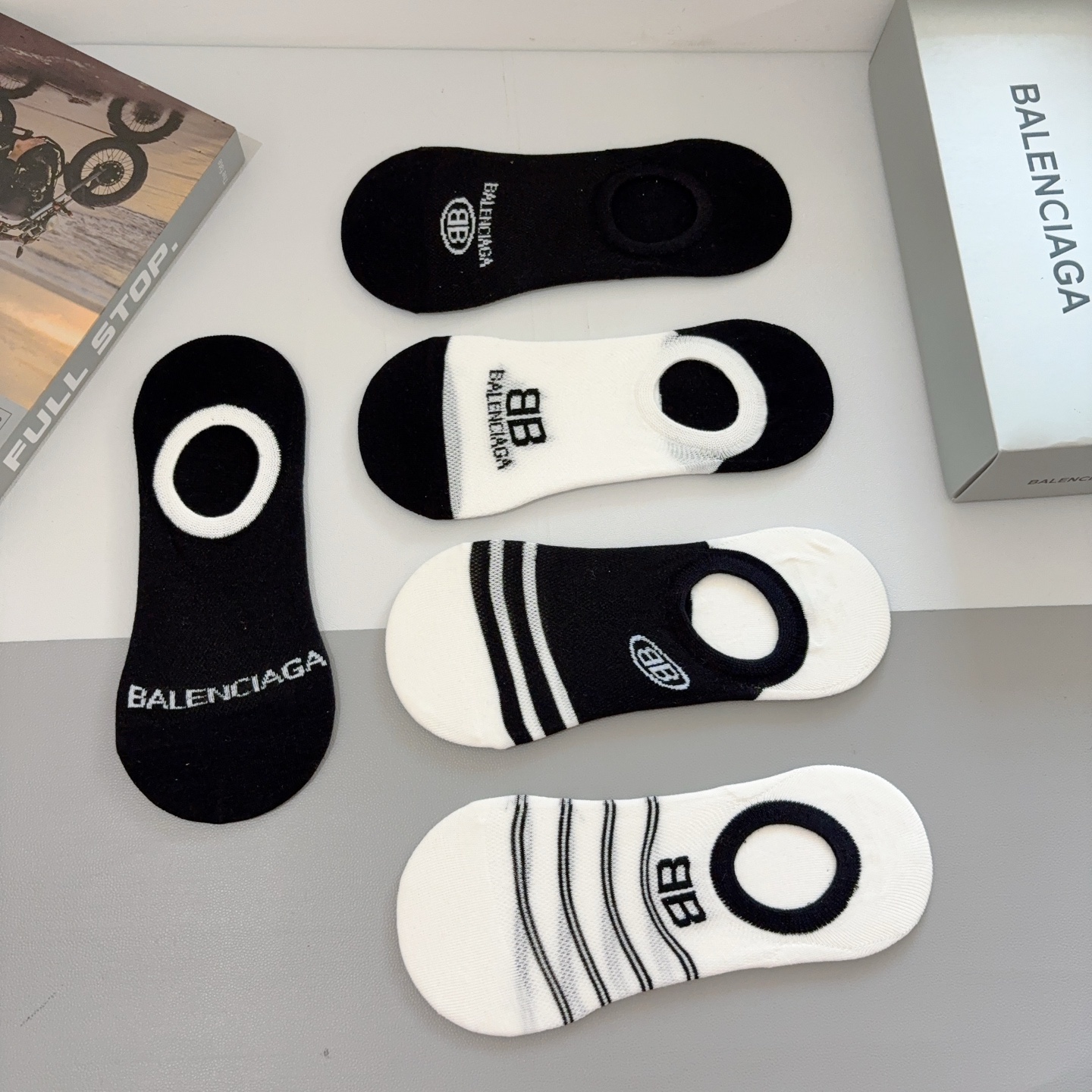 配包装【一盒5双】BALENCIAGA 巴黎世家 新款短筒船袜🔥潮人必不可少的时尚袜子 ，潮流百搭款！