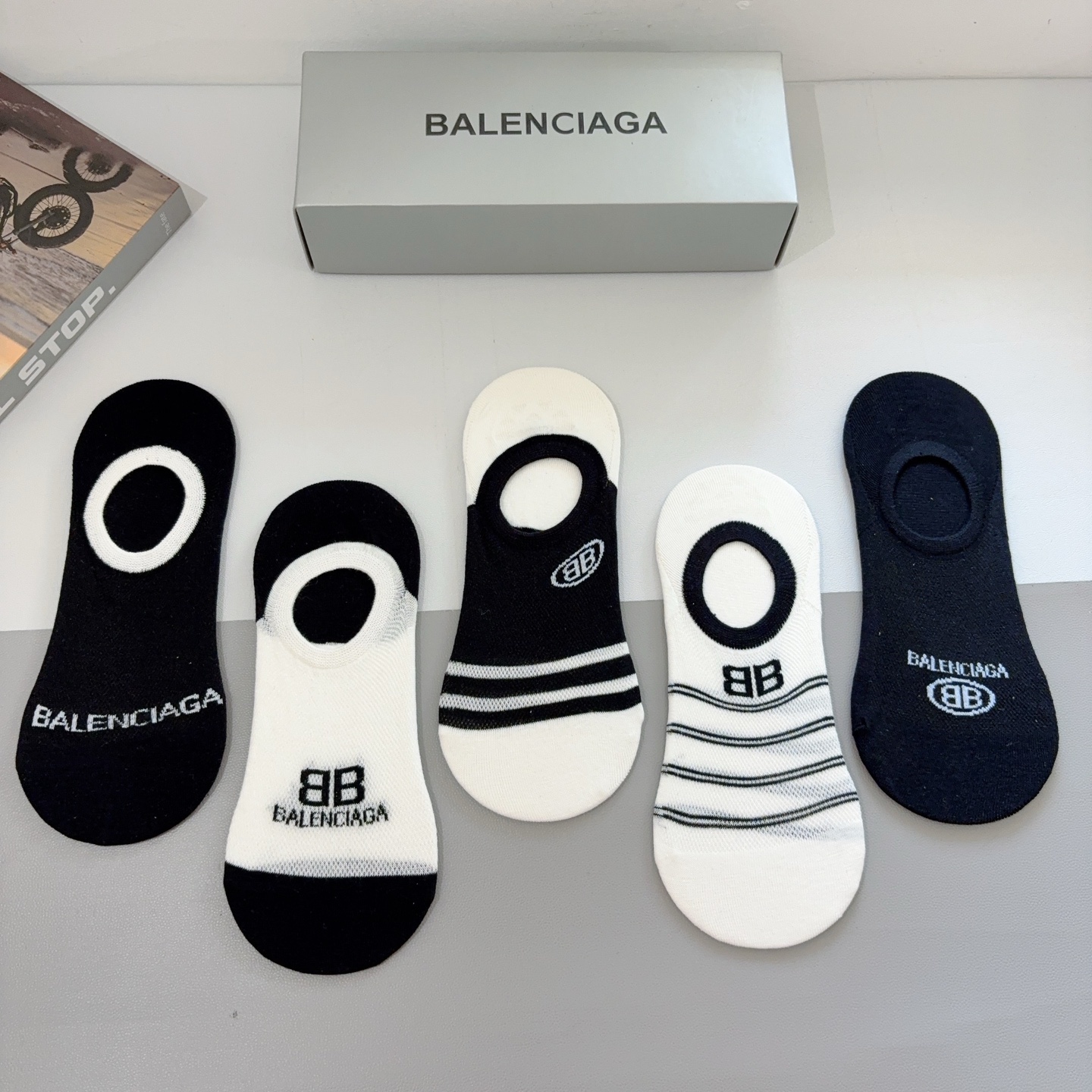 配包装【一盒5双】BALENCIAGA 巴黎世家 新款短筒船袜🔥潮人必不可少的时尚袜子 ，潮流百搭款！