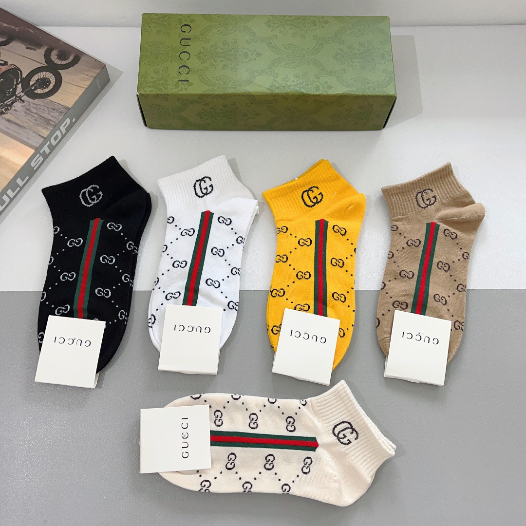 配包装（一盒5双）GUCCI 古奇 新款中筒袜子！纯棉面料，早秋款中筒袜子，💛大牌出街，潮人必备🔥超好搭