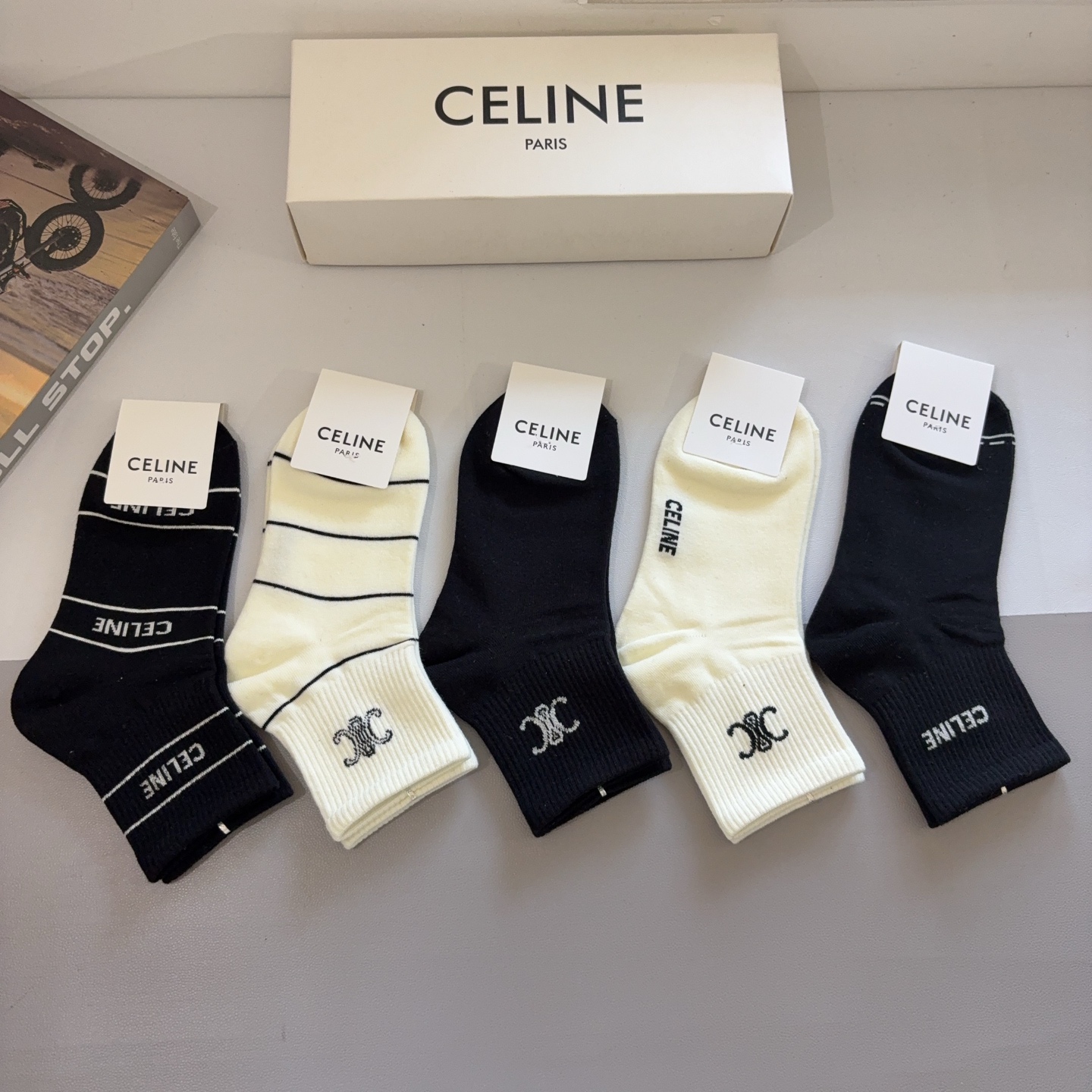 配包装（一盒5双）CELINE 赛琳 新款船袜！纯棉面料，专柜同步中筒袜子，💛大牌出街，潮人必备🔥超好搭