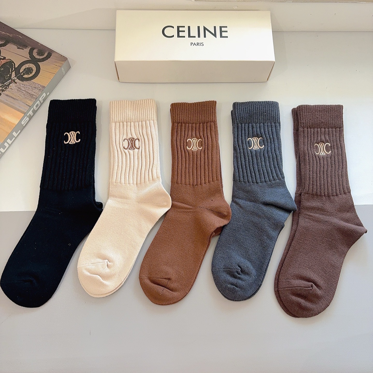 配包装【一盒5双】CELINE （赛琳）高版本羊绒刺绣长筒袜子🔥潮人必不可少的时尚专柜代购长筒袜子 ，超