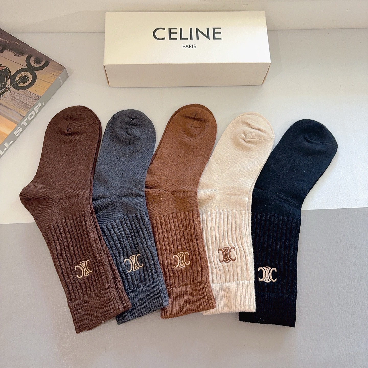 配包装【一盒5双】CELINE （赛琳）高版本羊绒刺绣长筒袜子🔥潮人必不可少的时尚专柜代购长筒袜子 ，超