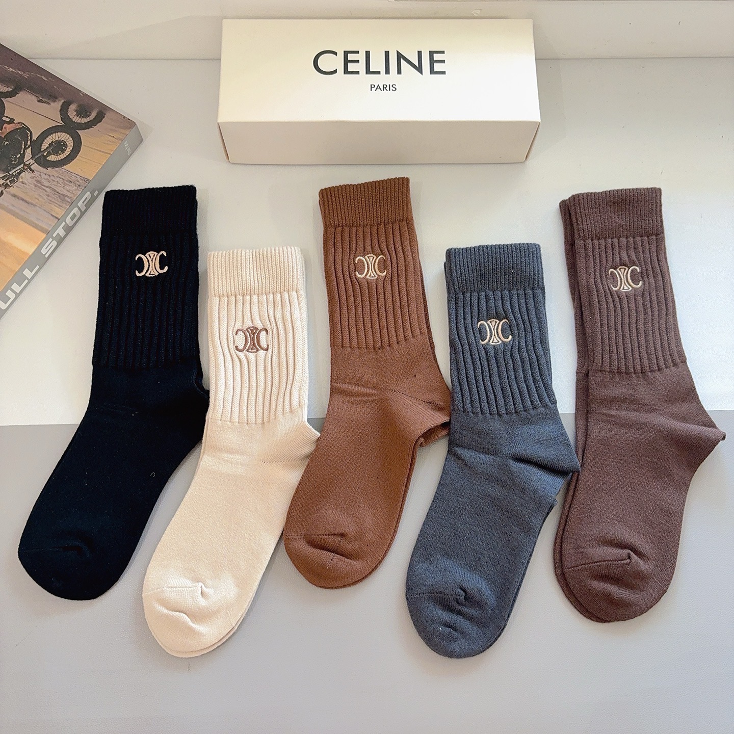 配包装【一盒5双】CELINE （赛琳）高版本羊绒刺绣长筒袜子🔥潮人必不可少的时尚专柜代购长筒袜子 ，超