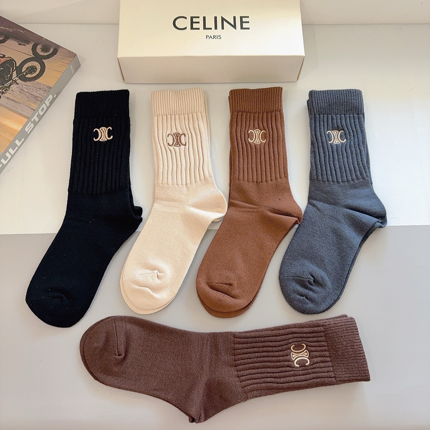 配包装【一盒5双】CELINE （赛琳）高版本羊绒刺绣长筒袜子🔥潮人必不可少的时尚专柜代购长筒袜子 ，超