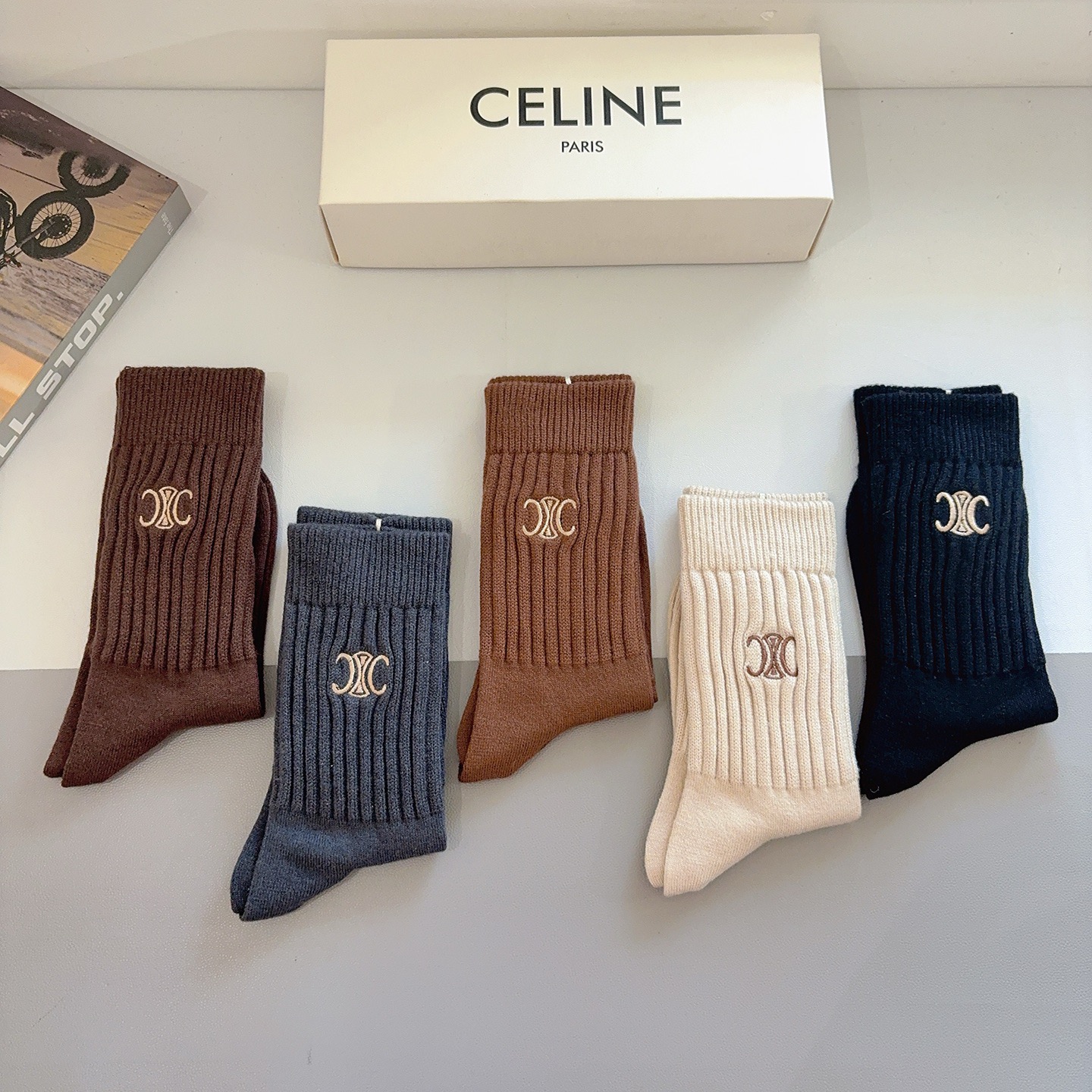 配包装【一盒5双】CELINE （赛琳）高版本羊绒刺绣长筒袜子🔥潮人必不可少的时尚专柜代购长筒袜子 ，超