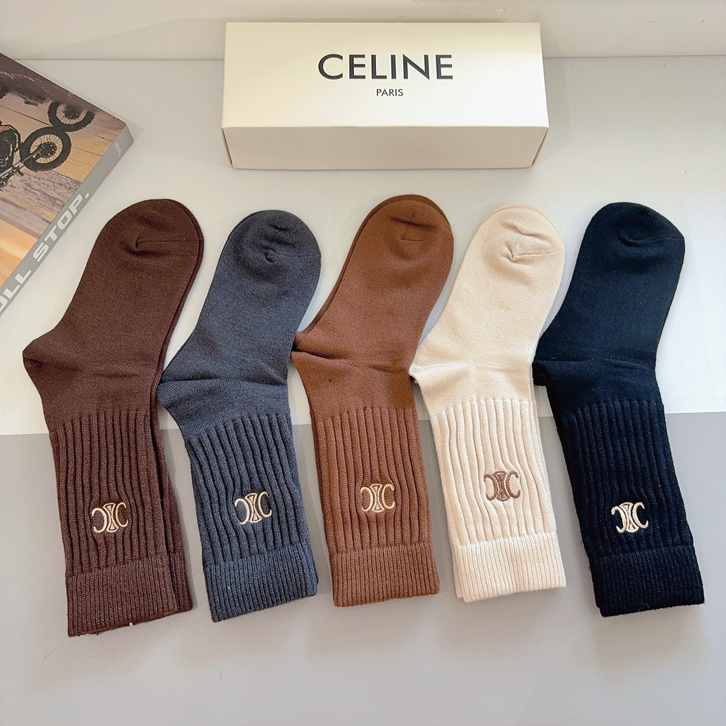 配包装【一盒5双】CELINE （赛琳）高版本羊绒刺绣长筒袜子🔥潮人必不可少的时尚专柜代购长筒袜子 ，超