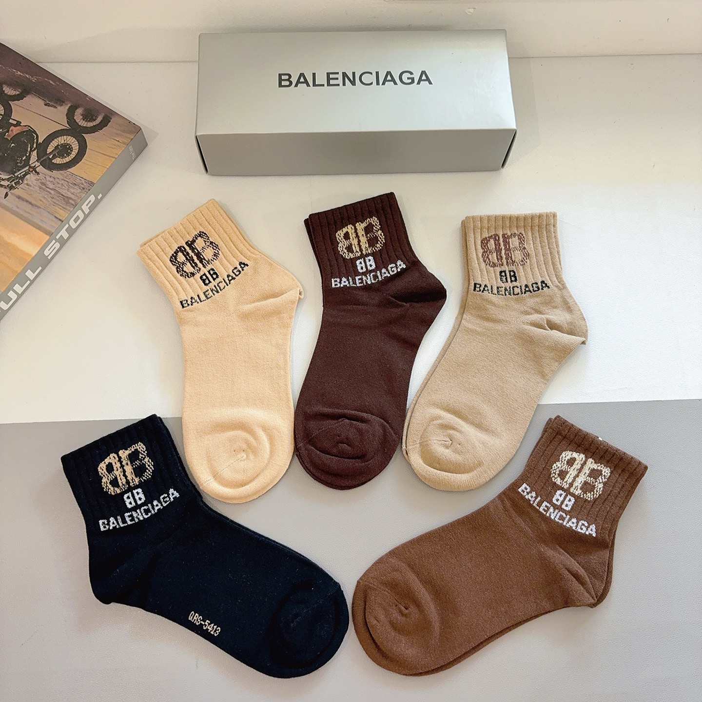 配包装【一盒5双】BALENCIAGA 巴黎世家 新款中筒袜子🔥潮人必不可少的时尚专柜代购袜子 ，超级时