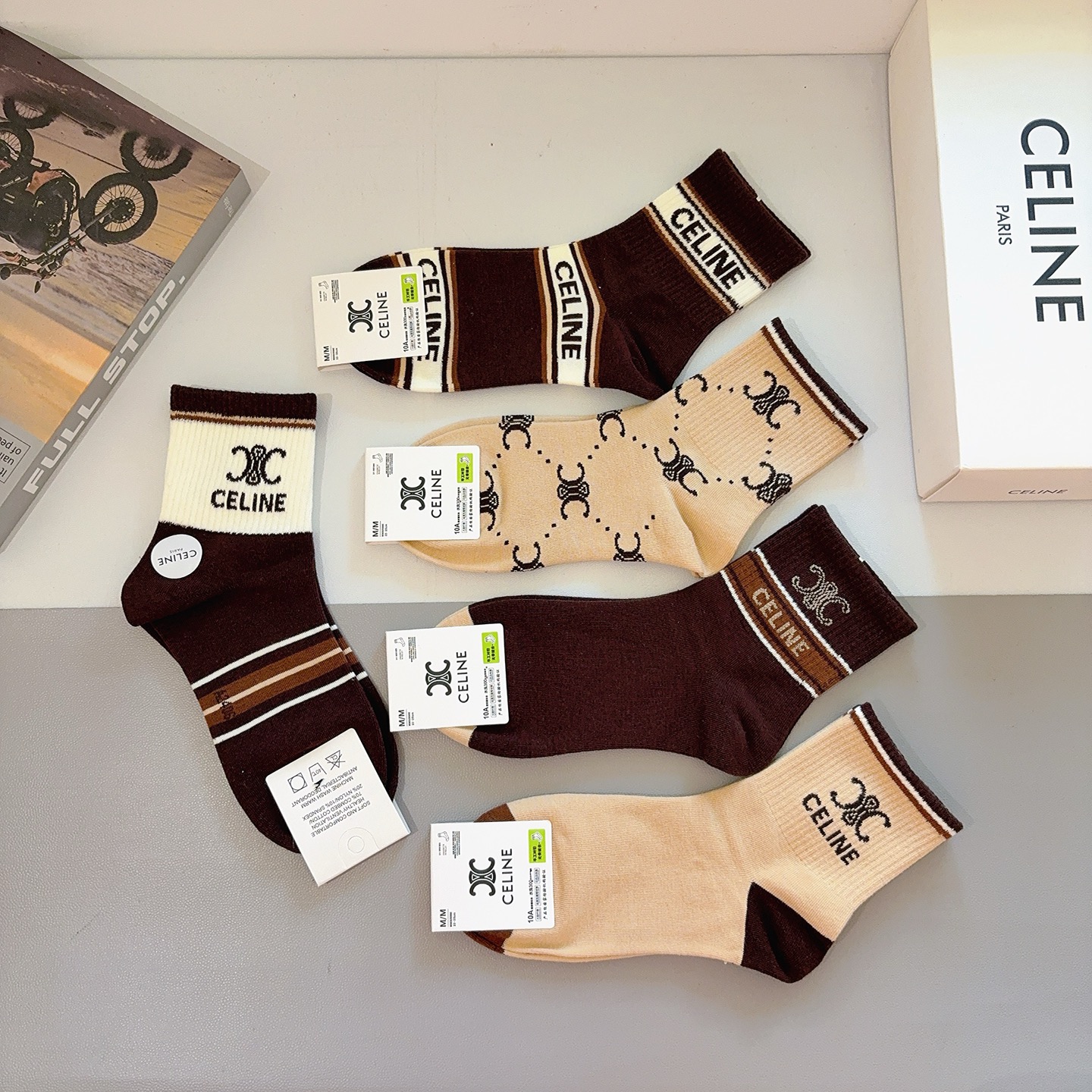 配包装（一盒5双）CELINE 赛琳 新款船袜！纯棉面料，专柜同步中筒袜子，💛大牌出街，潮人必备🔥超好搭