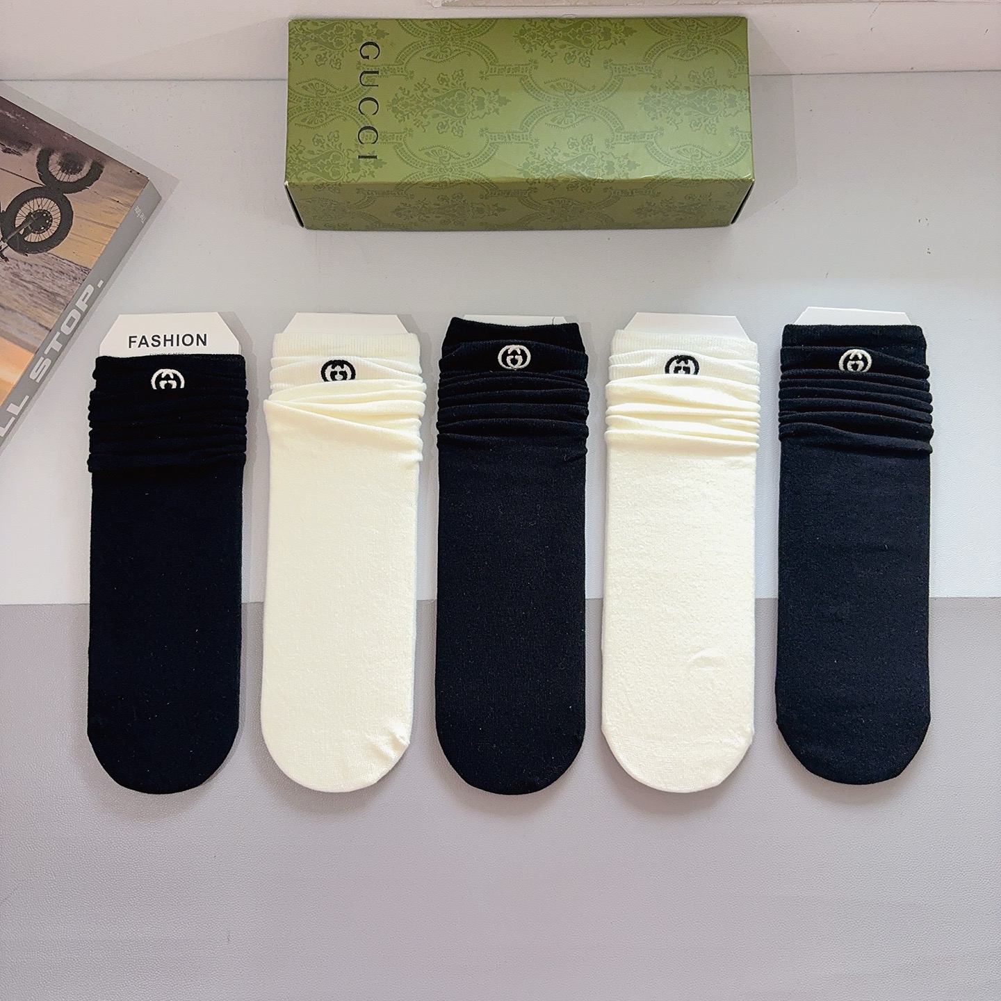 配包装（一盒5双） 🌟Gucci 古奇 高版本刺绣小腿直板袜子 纯棉面料，潮人必备 经典长筒袜，个性时尚