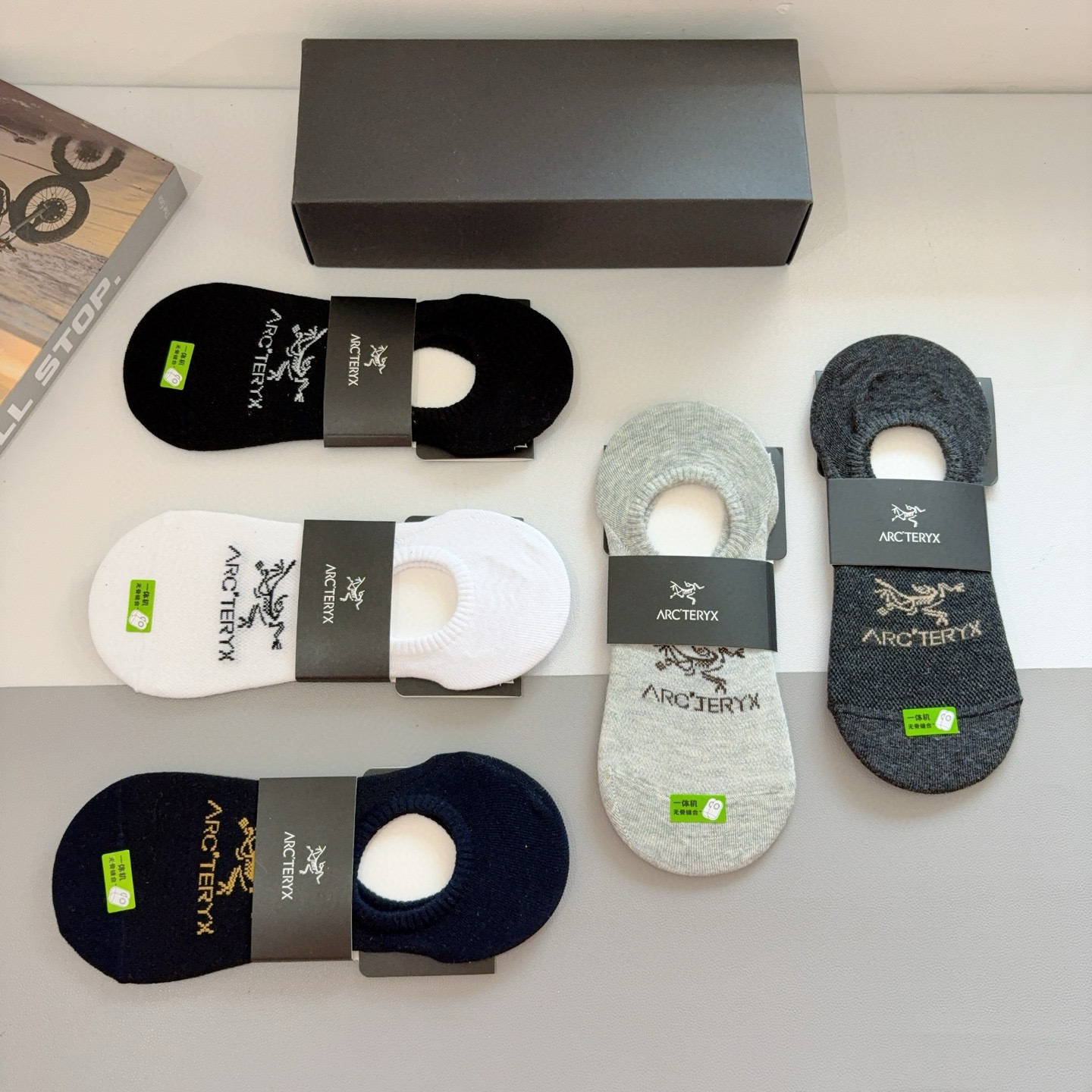 配包装（一盒5双）ARC·TERYX（始祖鸟）2025春款新品火爆船袜❗️纯棉面料 经典的图案logo，