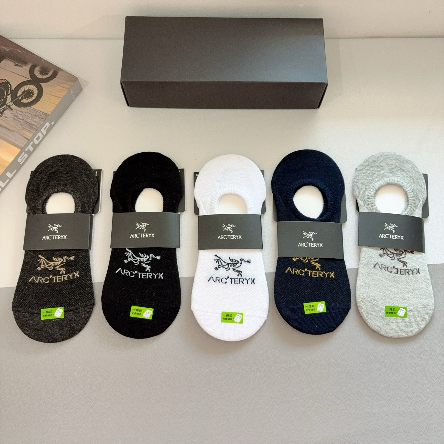 配包装（一盒5双）ARC·TERYX（始祖鸟）2025春款新品火爆船袜❗️纯棉面料 经典的图案logo，