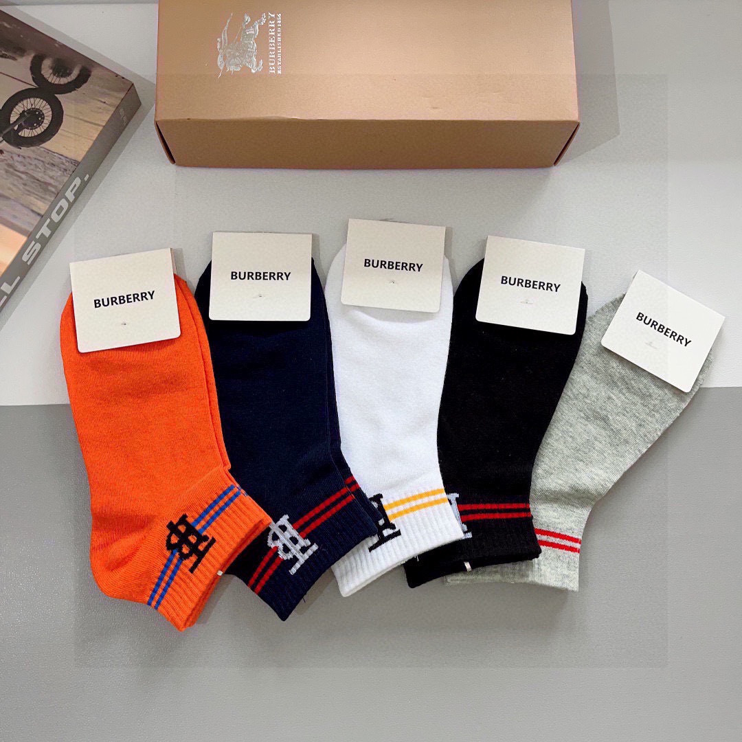 配包装（一盒5双）🌟Burberry 巴宝莉 超火爆小单品，男女通用纯棉面料，潮人必备 爆款格子中筒袜子