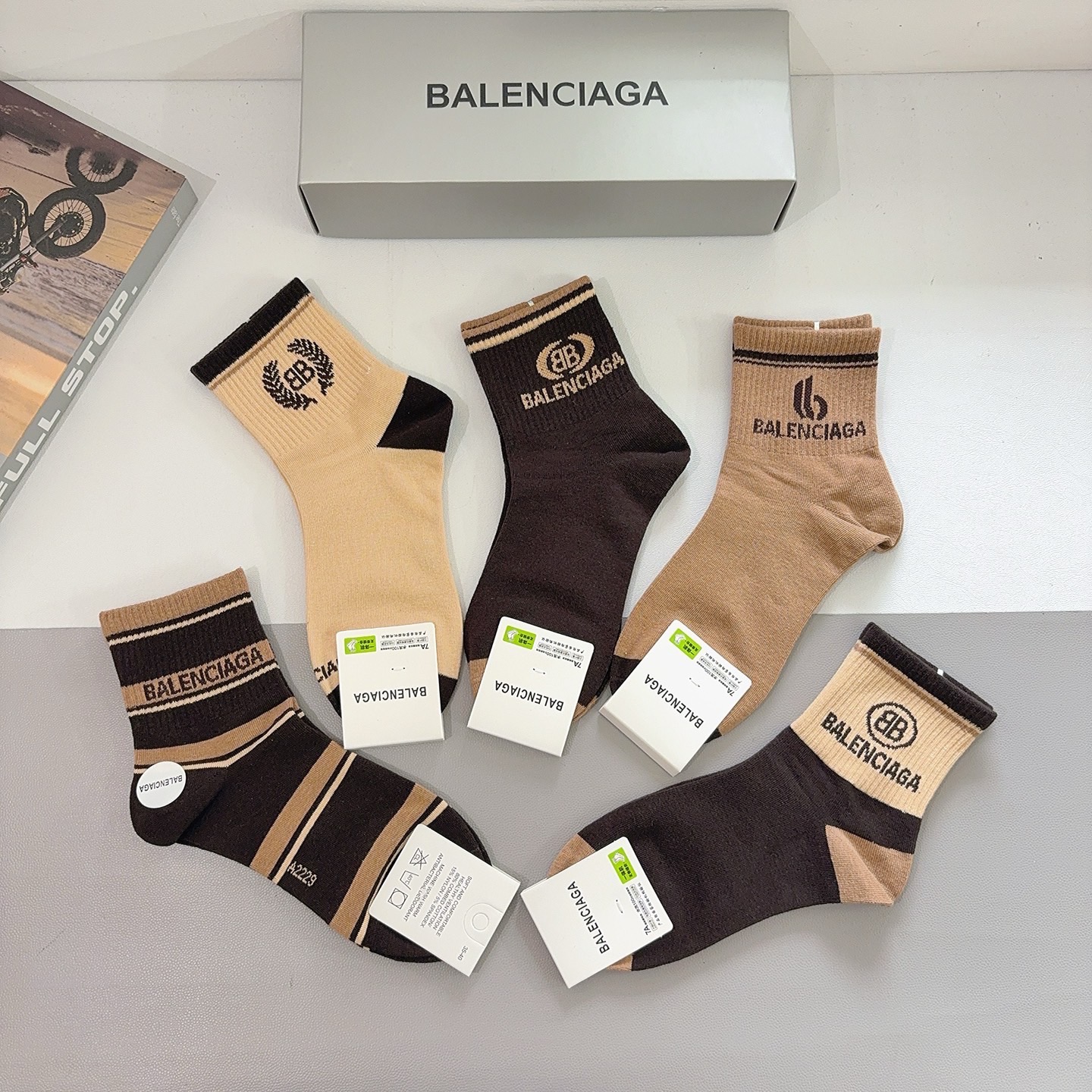 配包装【一盒5双】BALENCIAGA 巴黎世家 新款中筒袜子🔥潮人必不可少的时尚专柜代购袜子 ，超级时