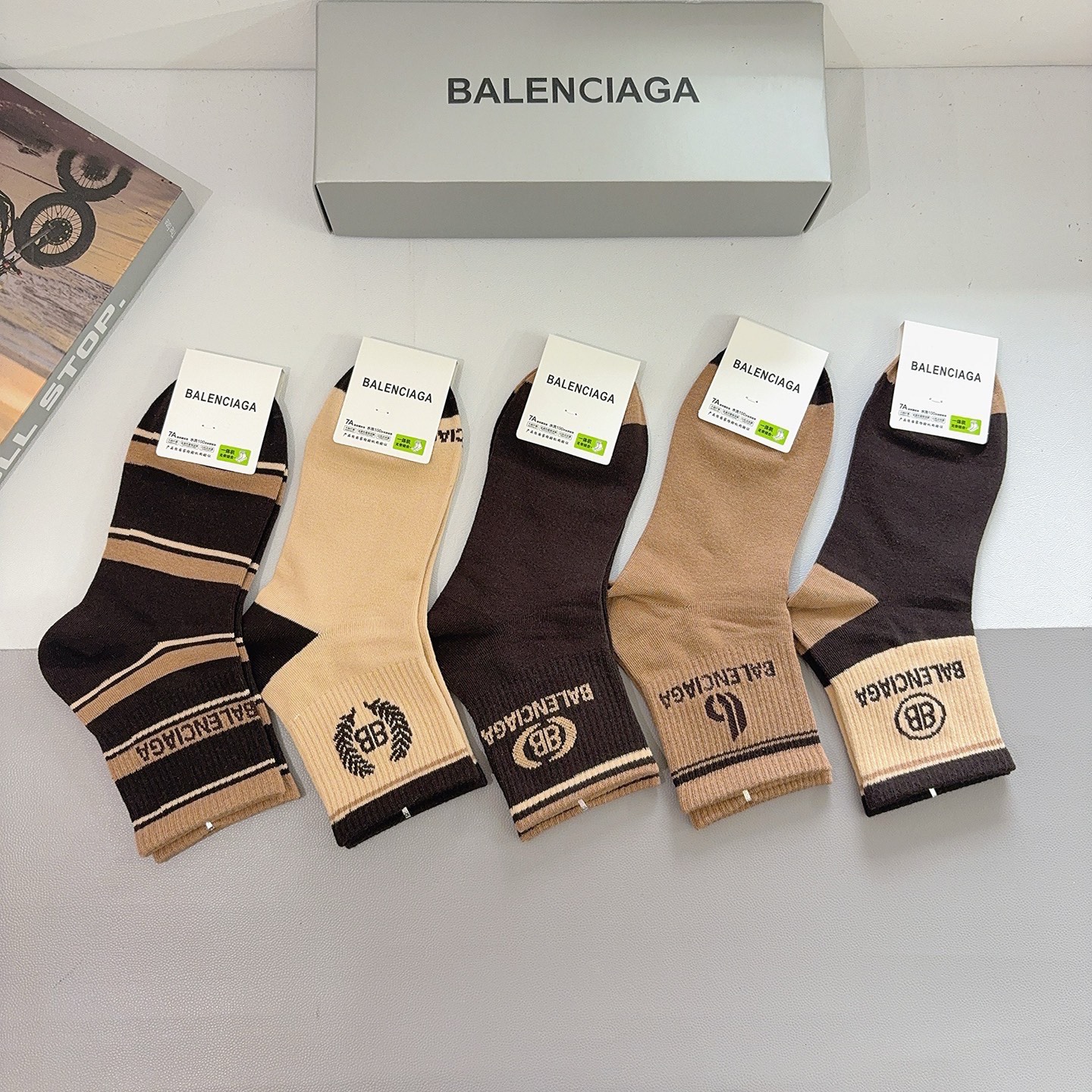 配包装【一盒5双】BALENCIAGA 巴黎世家 新款中筒袜子🔥潮人必不可少的时尚专柜代购袜子 ，超级时